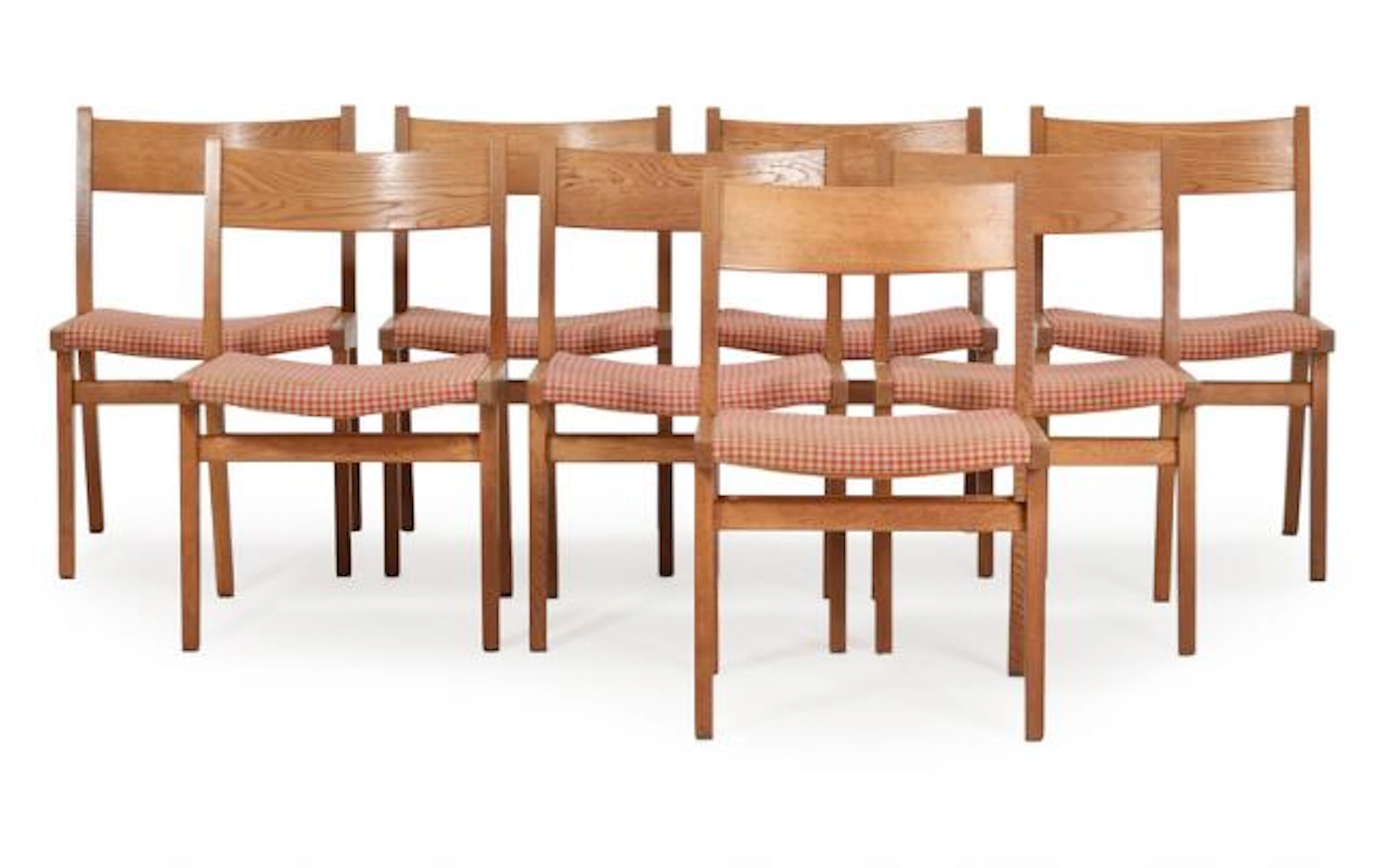 Hans J. Wegner: "GE 376". Eight chairs with oak frame, upholstered