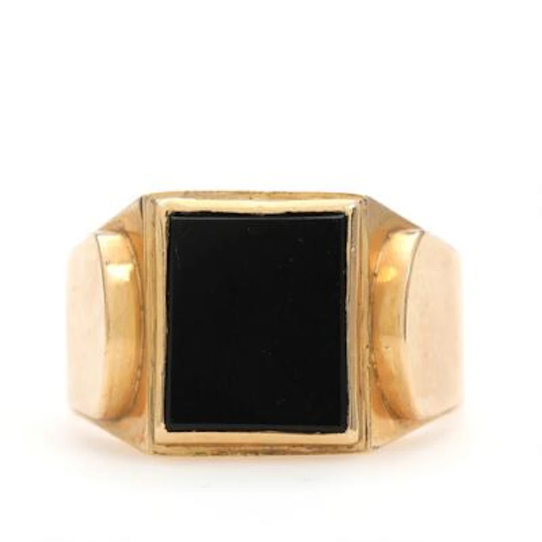 Onyx ring set with onyx, mounted in 17k gold. Size 64. – Bruun Rasmussen