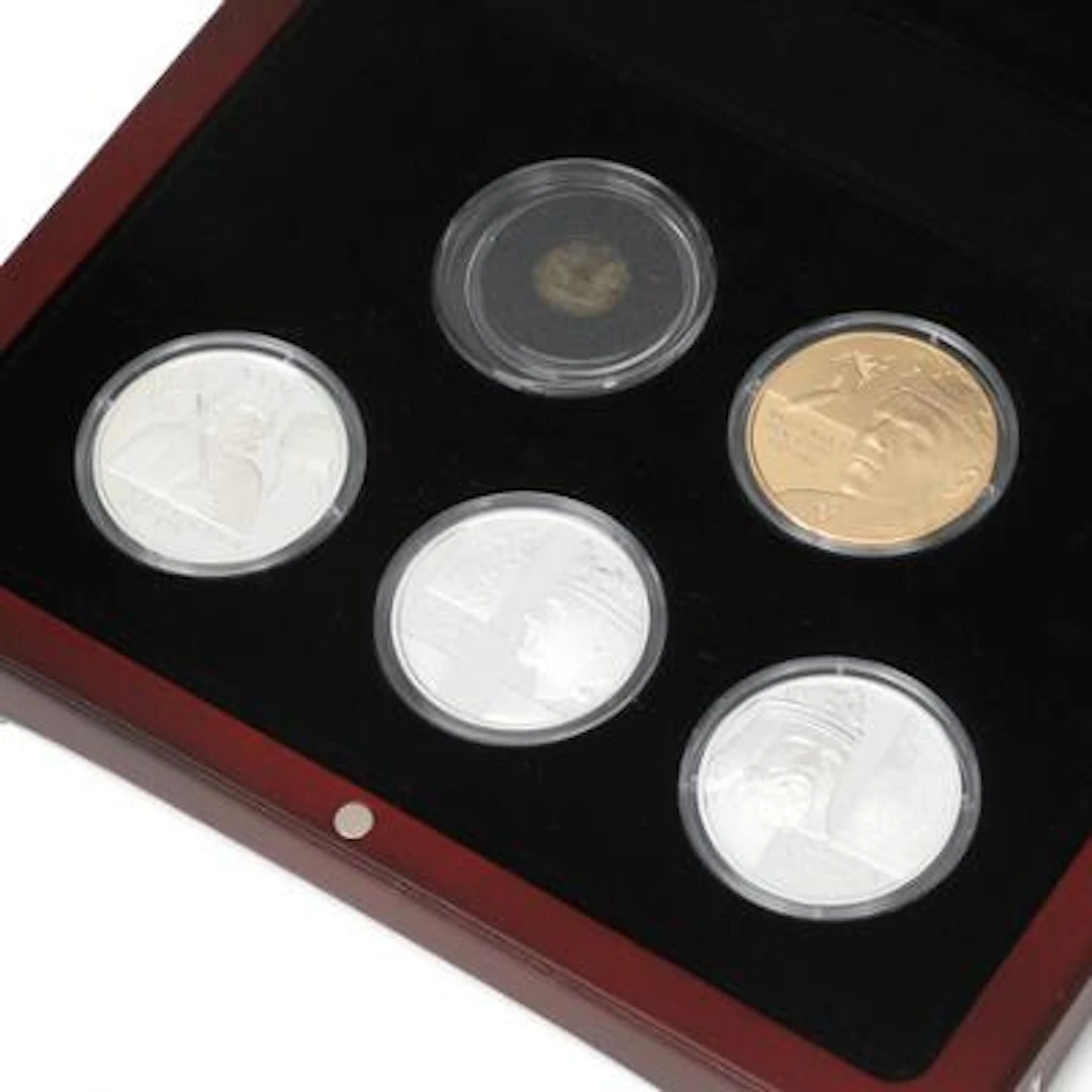 Collection of medals with the Valdemar's kings, and a coin, MB 678