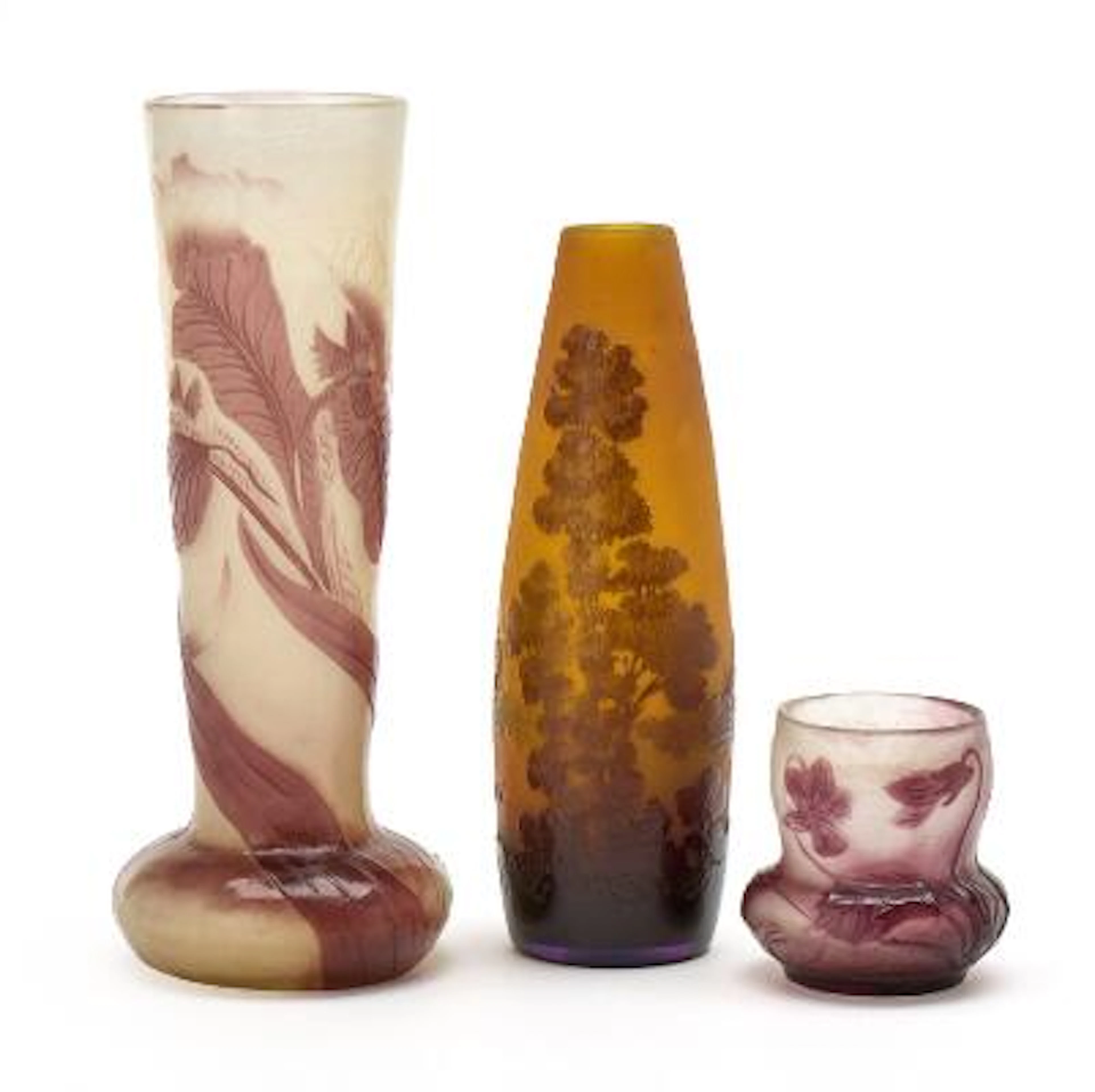 Emile Gallé: Three glass vases. H. 6.2-20 cm. (3) – Bruun Rasmussen Auctioneers