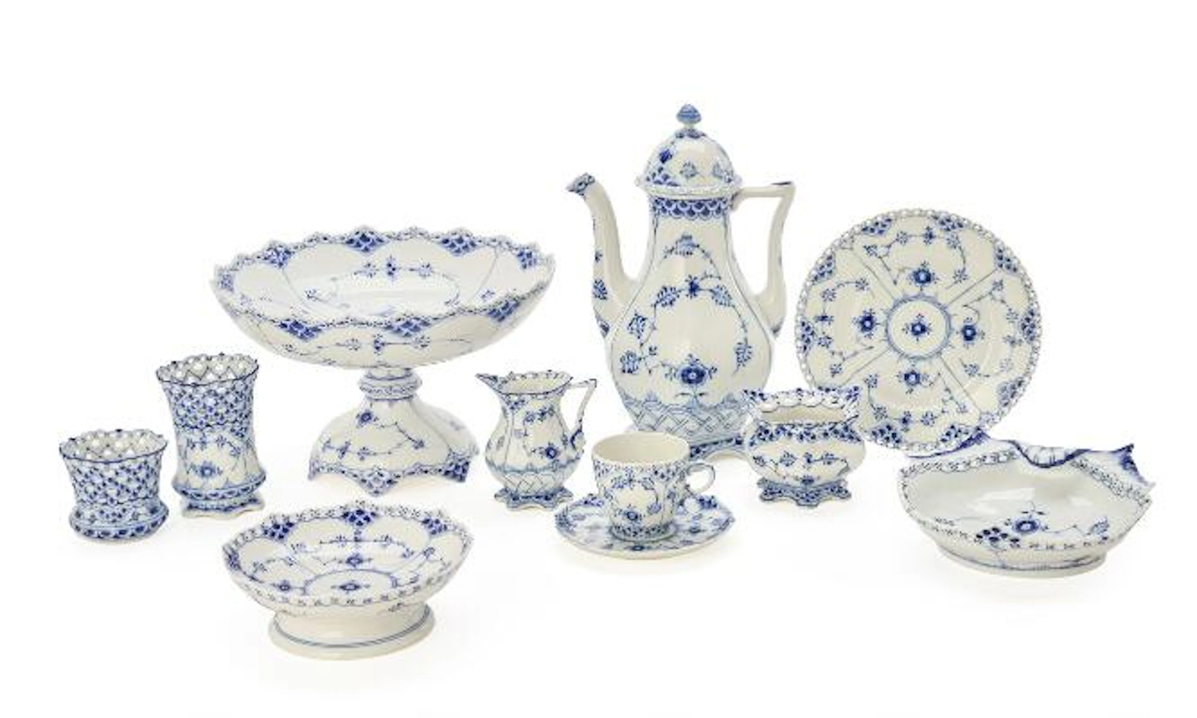 "Blue Fluted Full Lace" porcelain service, decorated in underglaze