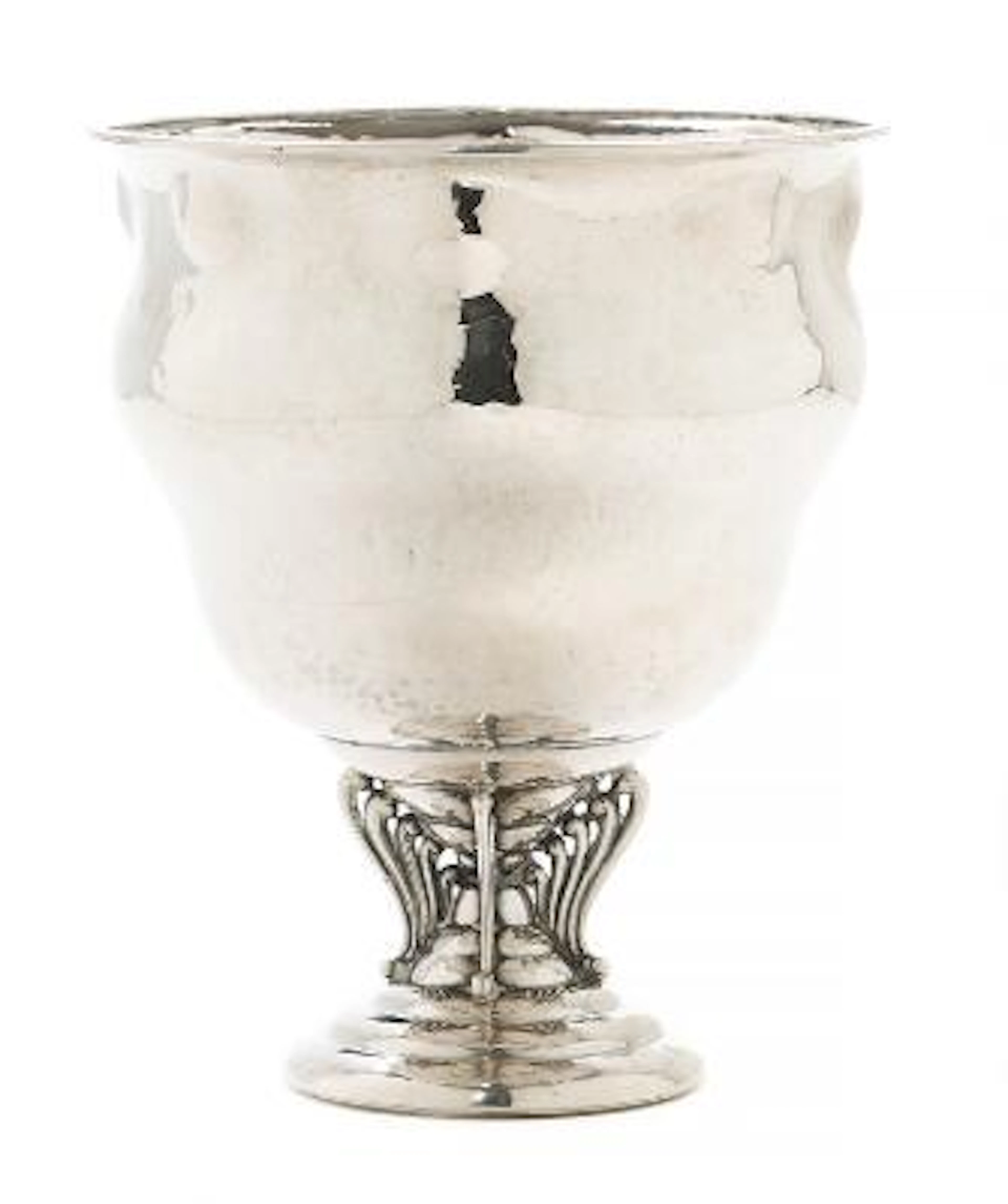 Mogens Ballin: An Arts and craft silver tazza with hammered surface.