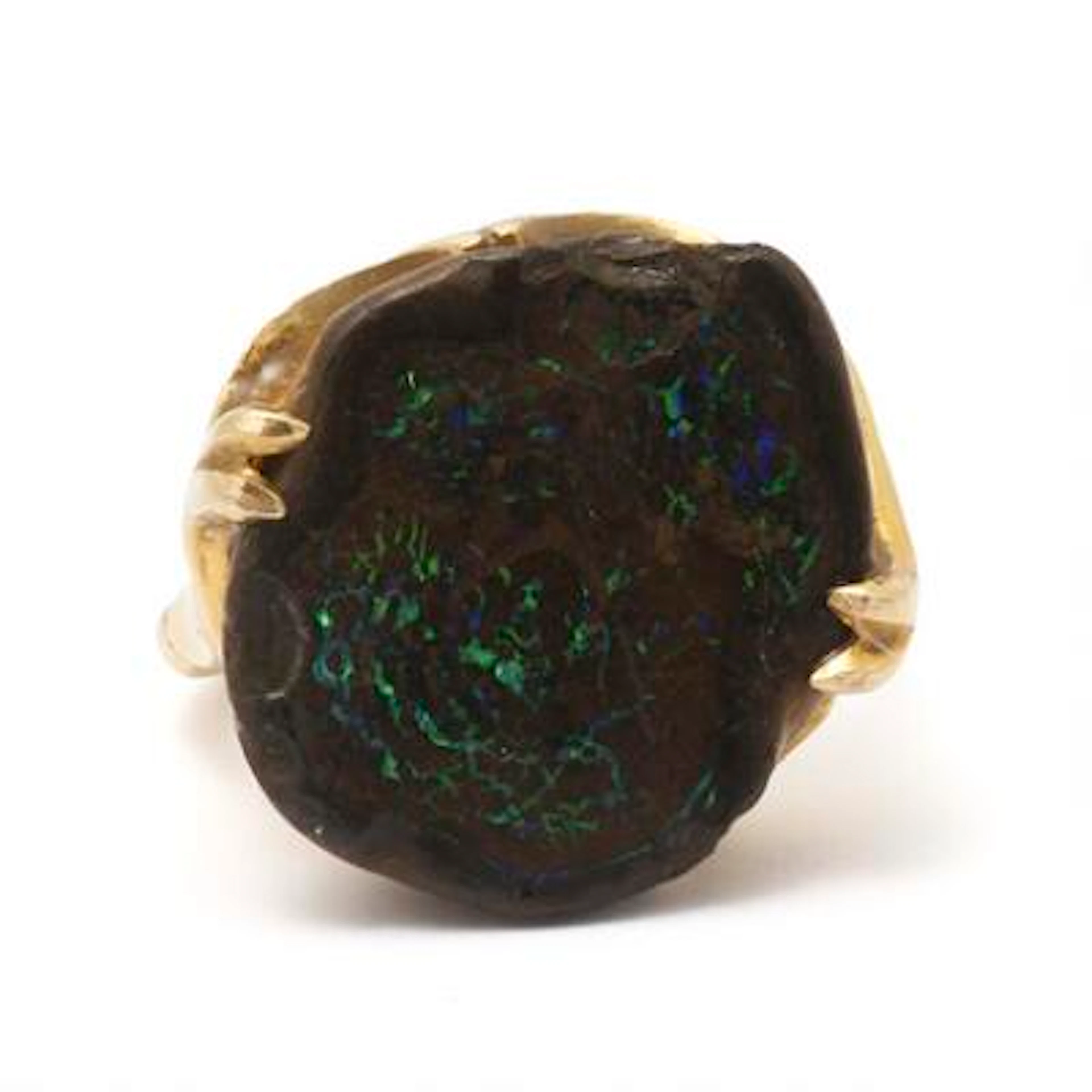 An opal ring set with an opal, mounted in 14k gold. Weight app. 8
