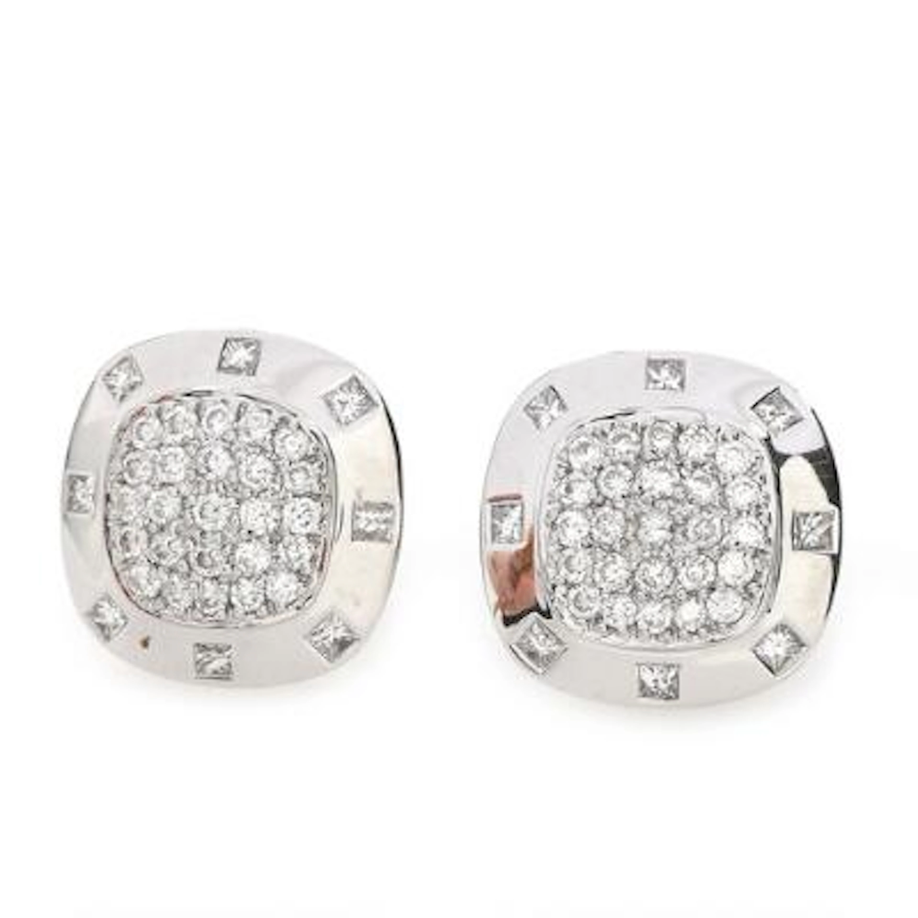 Lund Copenhagen: A pair of diamond earrings set with brilliant- and