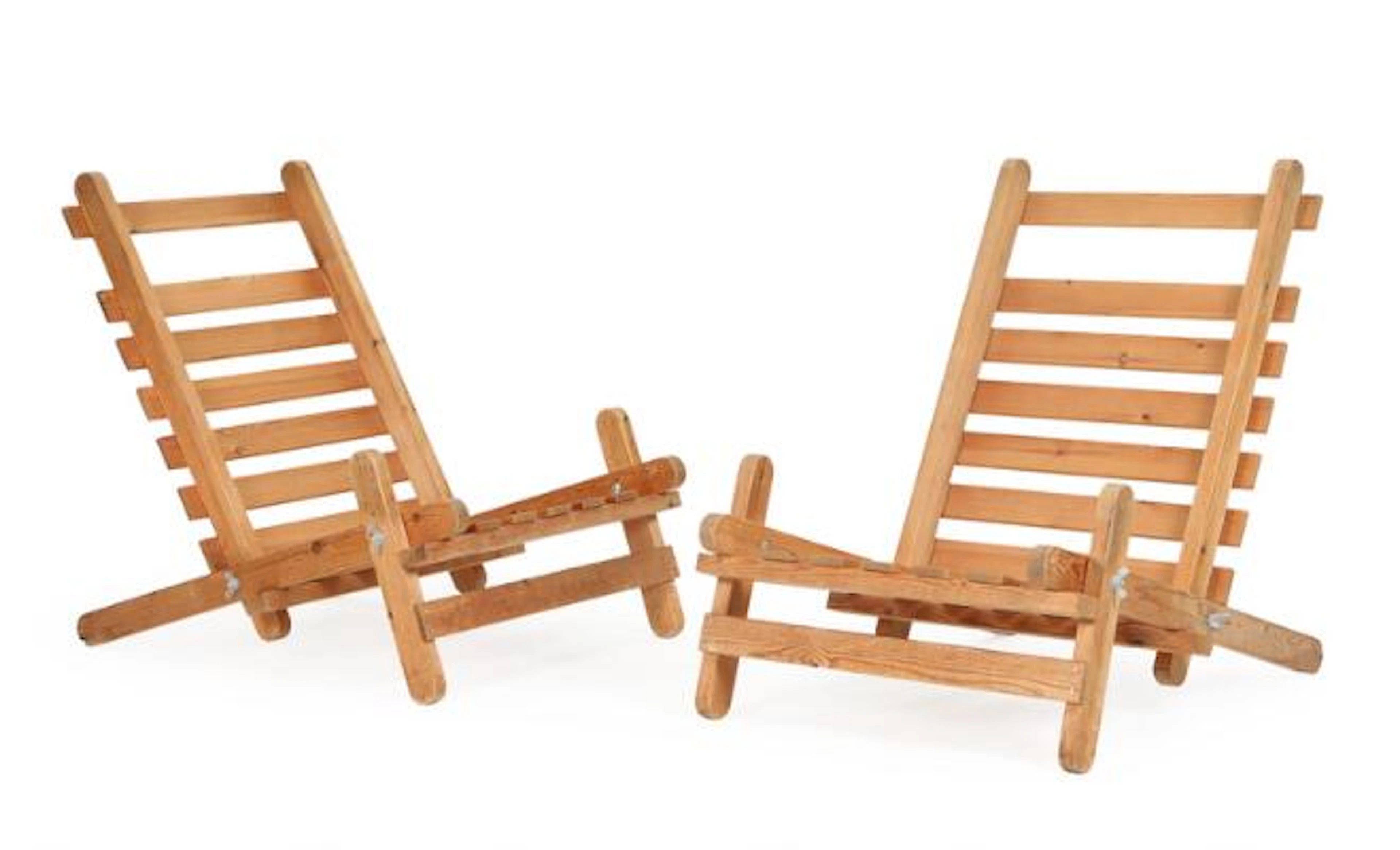 Scandinavian furniture design: A pair of pine deck chairs. 1970-80s.