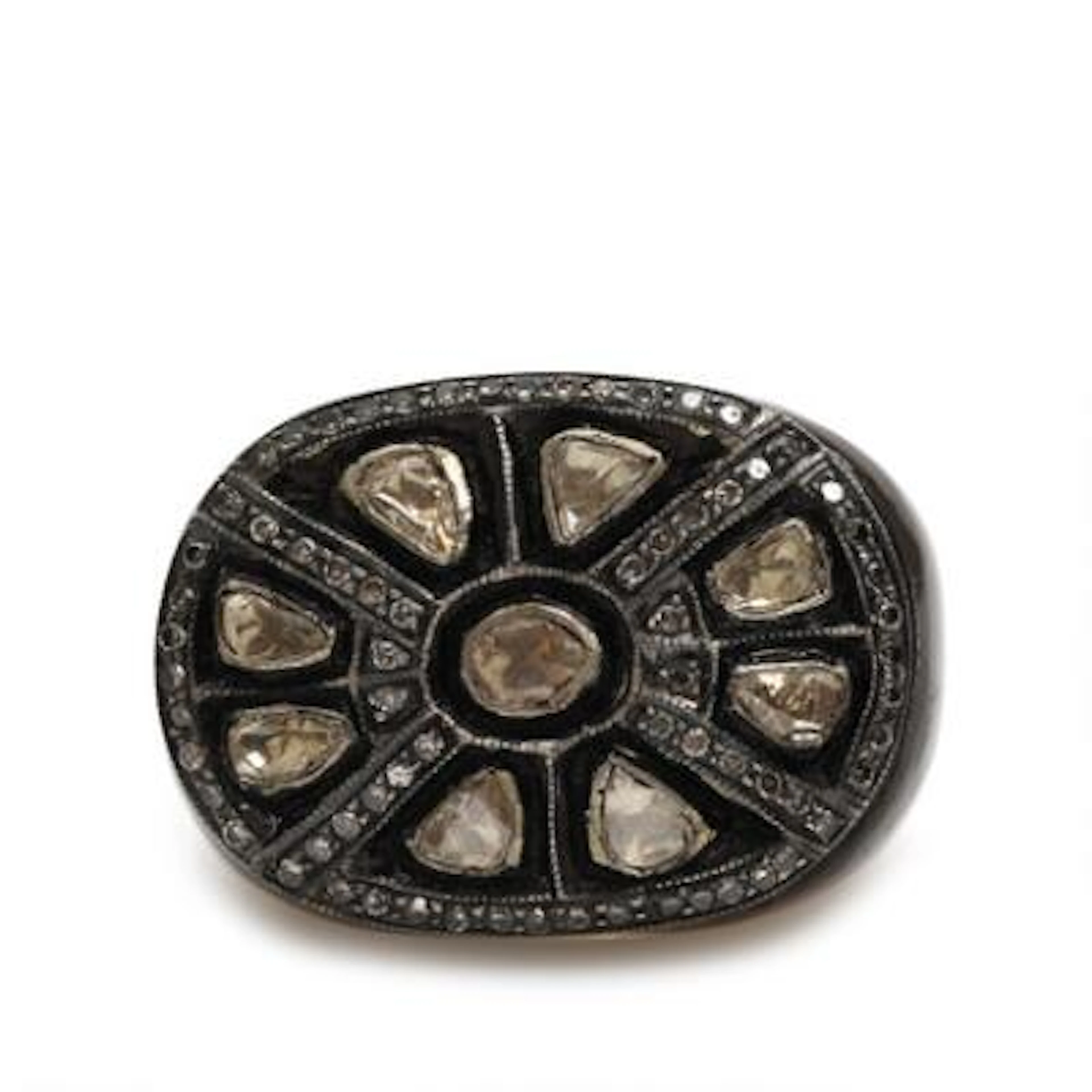 An agate and diamond ring set with single-cut and fancy-cut diamonds
