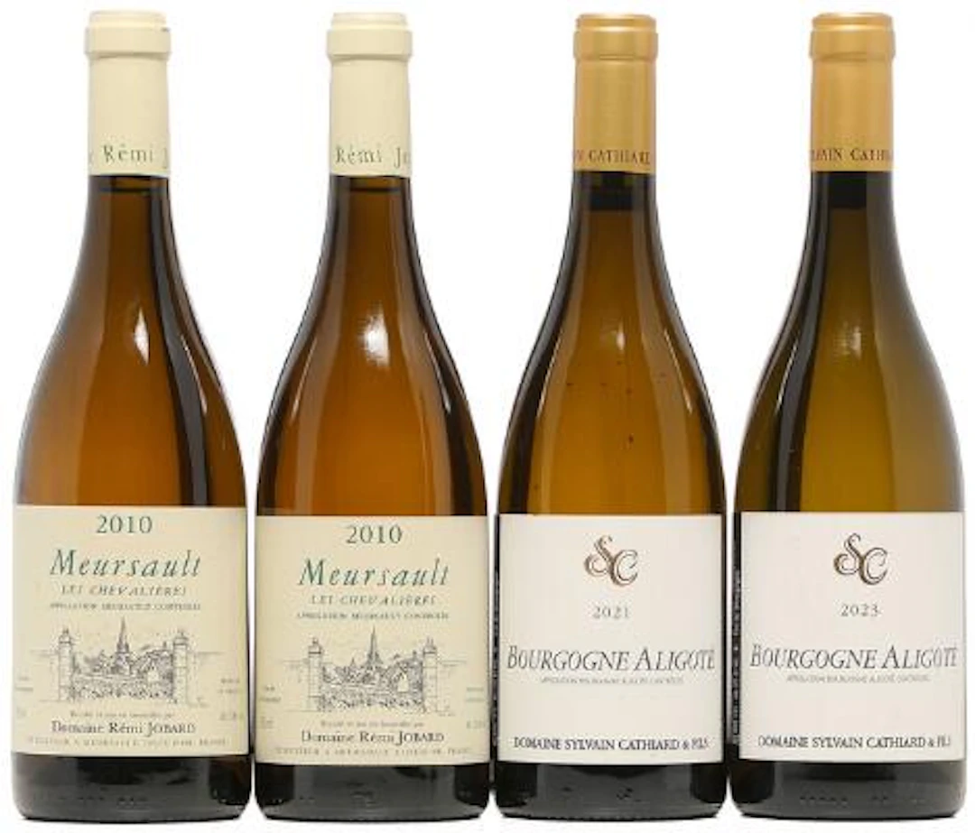 2 bts. Meursault "Les Chevalières", Domaine Rémi Jobard 2010 A (hf/in).