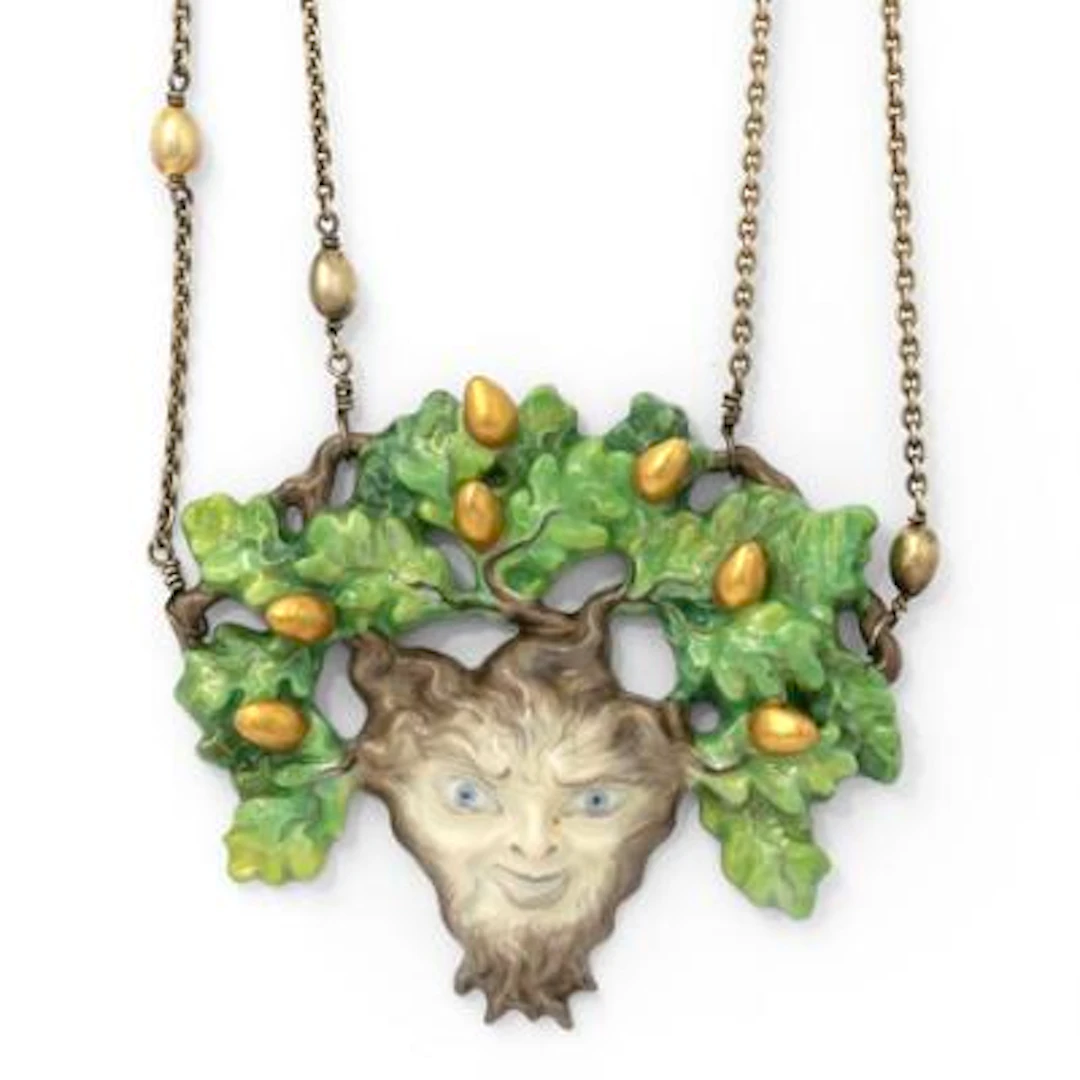 Arje Griegst: "The Oak Man”. A porcelain necklace of sterling silver