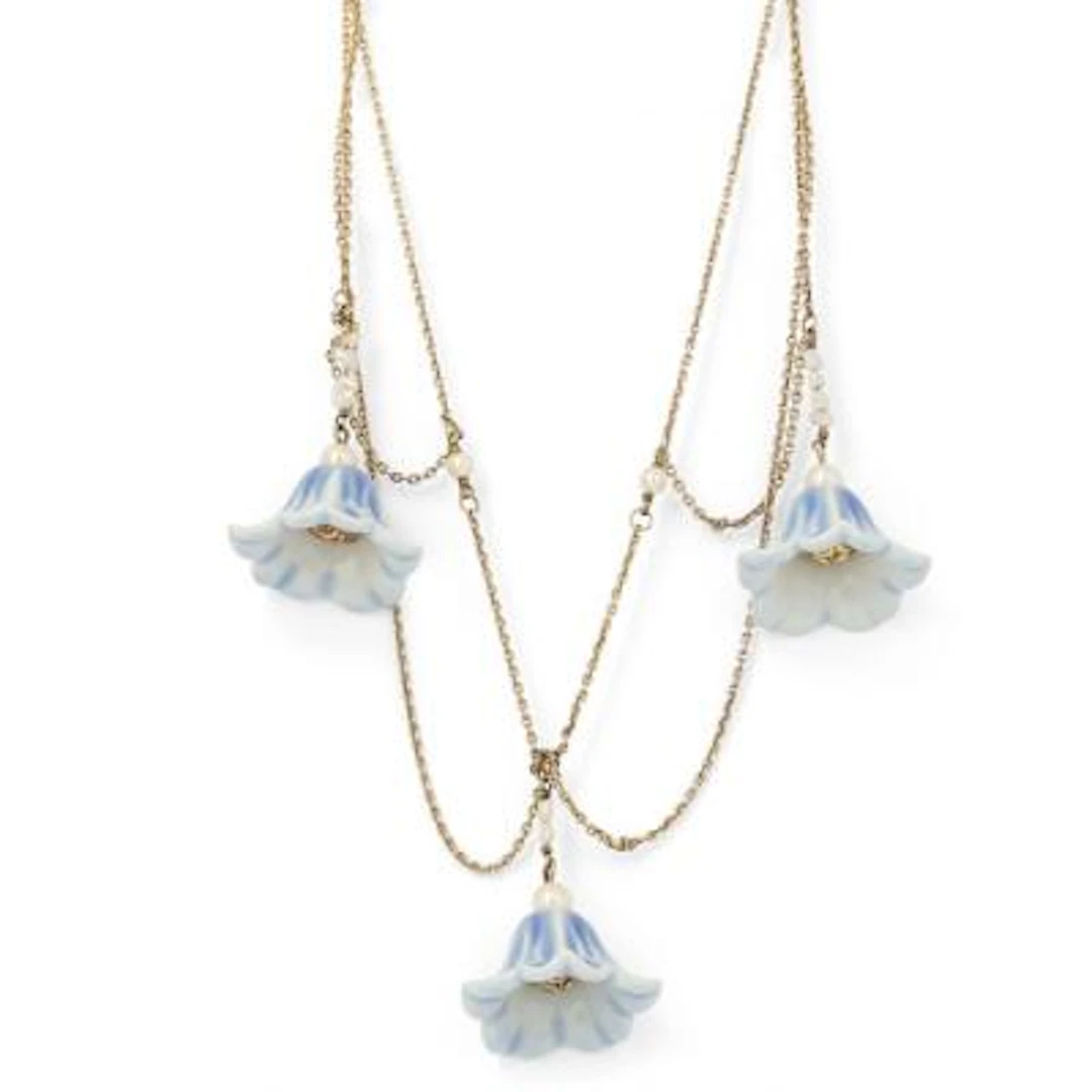 A. Michelsen, Arje Griegst: A Canupanula flower necklace made of porcelain