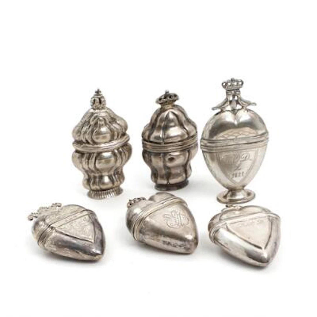 Six silver vinaigrettes with pierced crowns, the four of heart-shaped