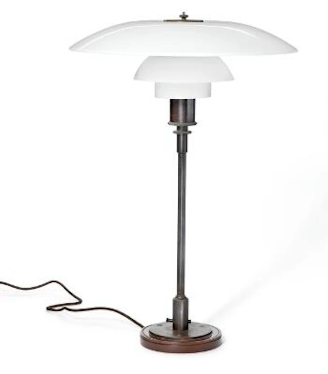 Poul Henningsen: "PH-4,5/3". Rare tall table lamp with single layer