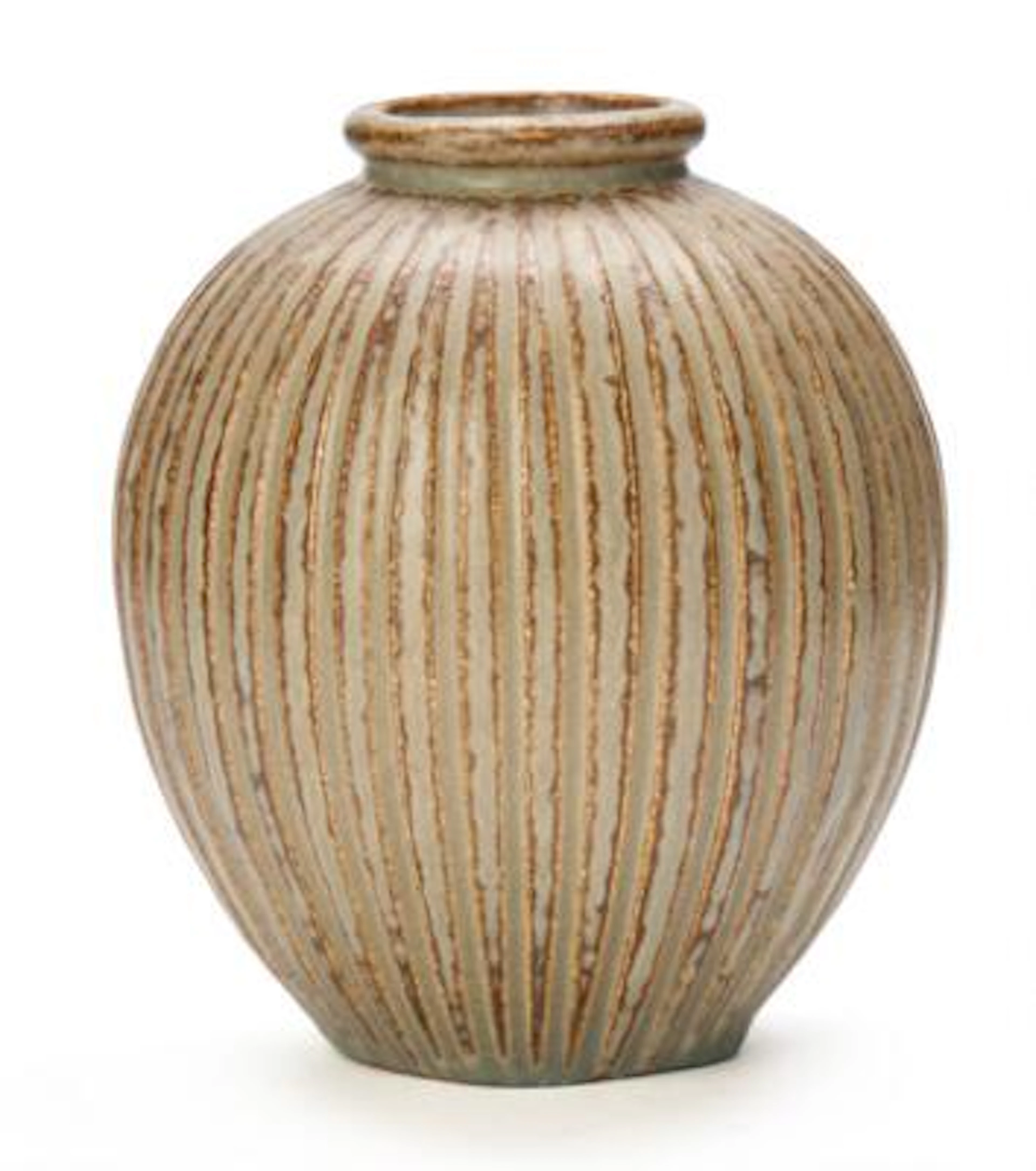 Arne Bang: A round stoneware vase with incised, fluted relief decor.