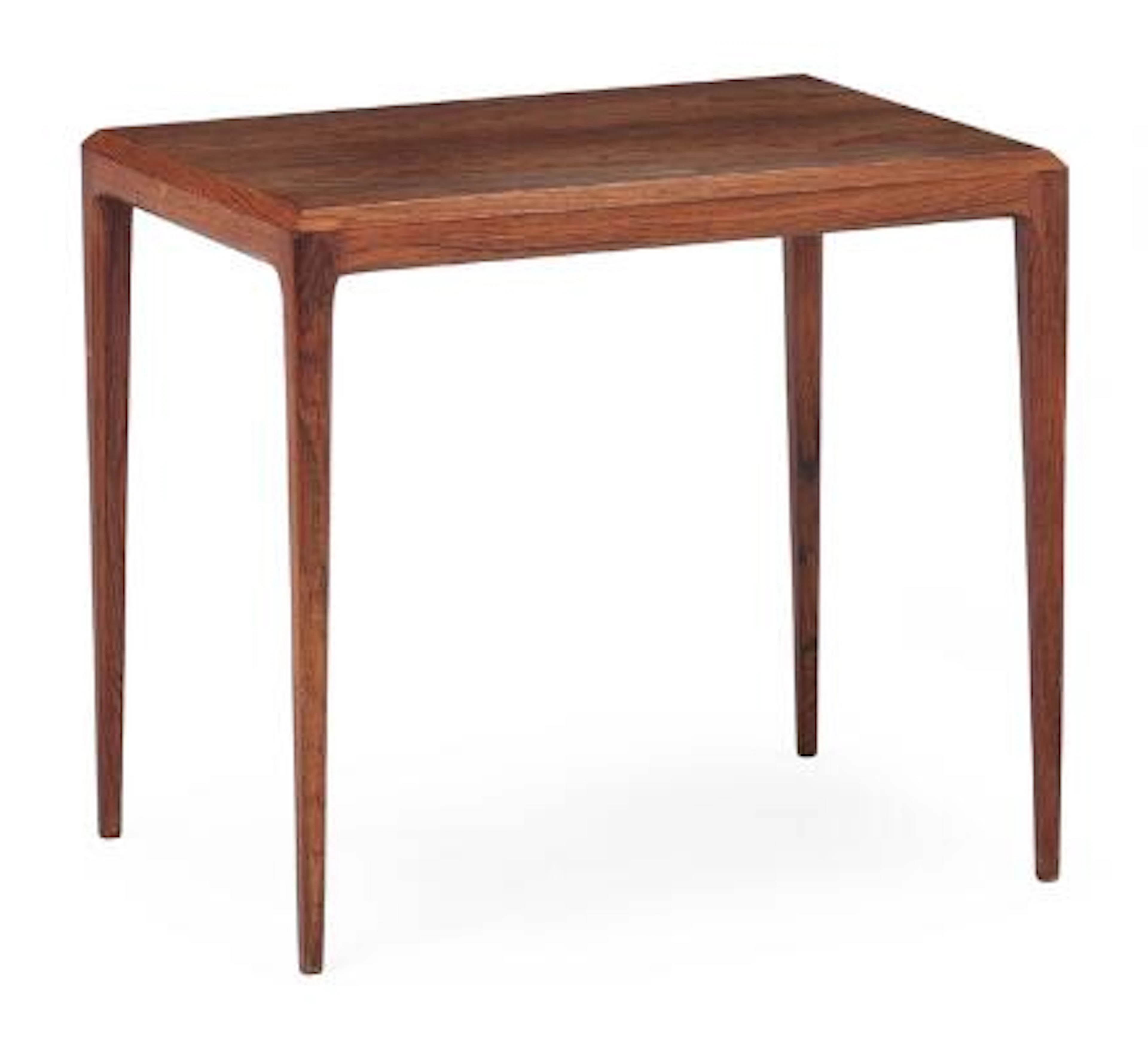 Johannes Andersen: Side table in rosewood. Manufactured by C.F.C.