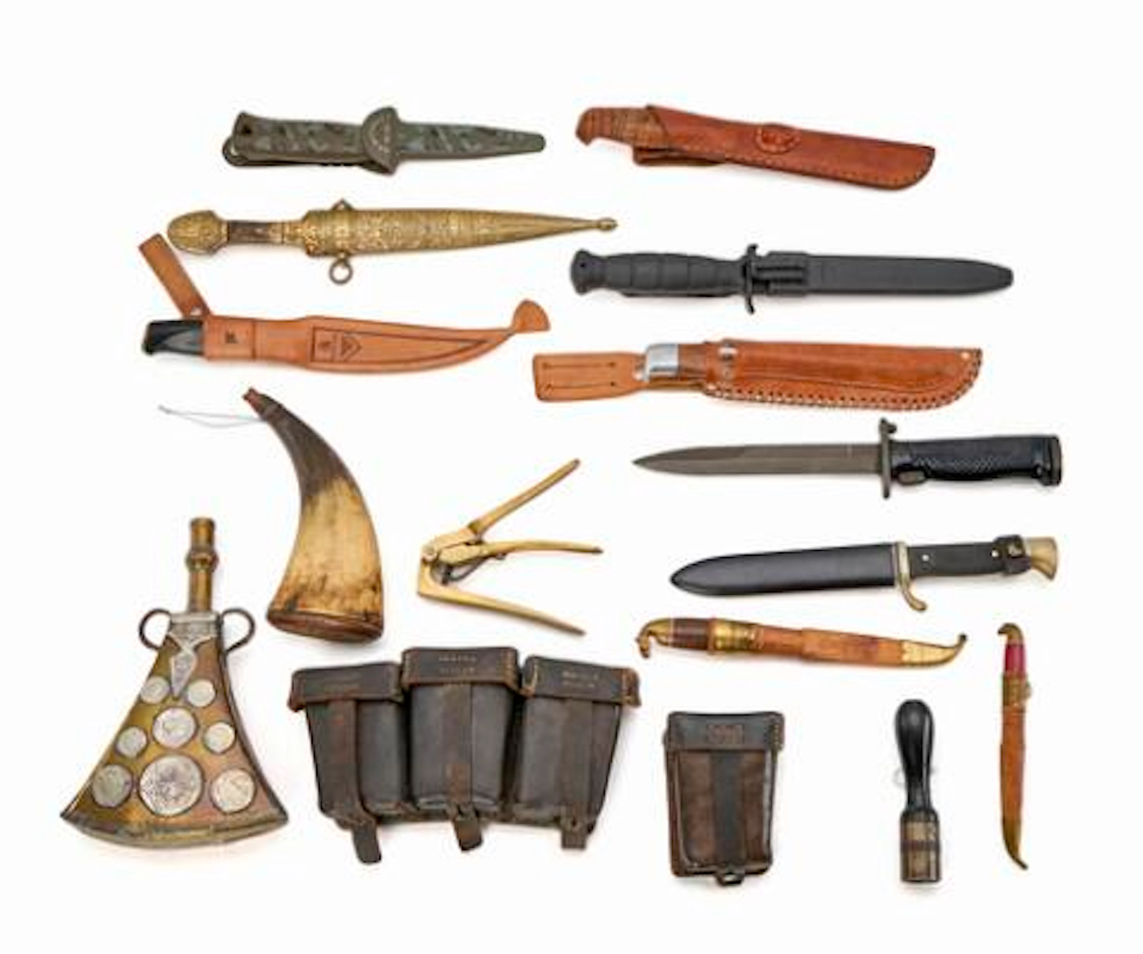 9 knives, 4 cartridge bags, 2 powder horns and 3 reloading tools.
