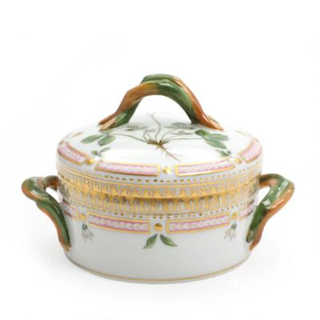 "Flora Danica" sugar bowl of porcelain decorated in colours and gold