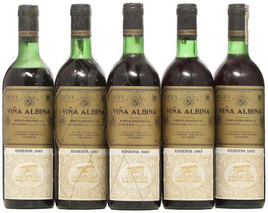 2 bts. Rioja Reserva "Vina Albina", Bodegas Riojanas 1982 A-A/B (bn).