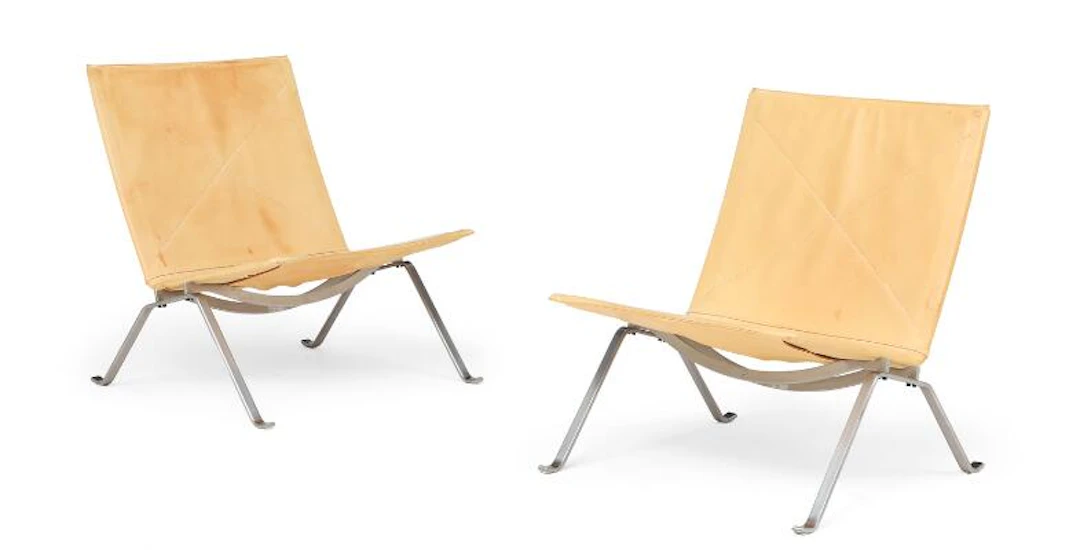 Poul Kjærholm: “PK 22”. A pair of steel easy chairs. Upholstered with