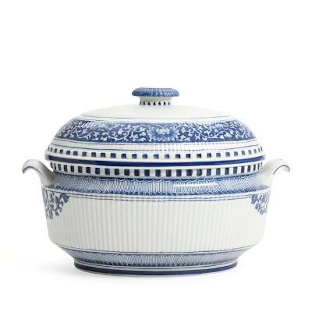 Oluf Jensen: Oval tureen of porcelain, decorated in blue with floral