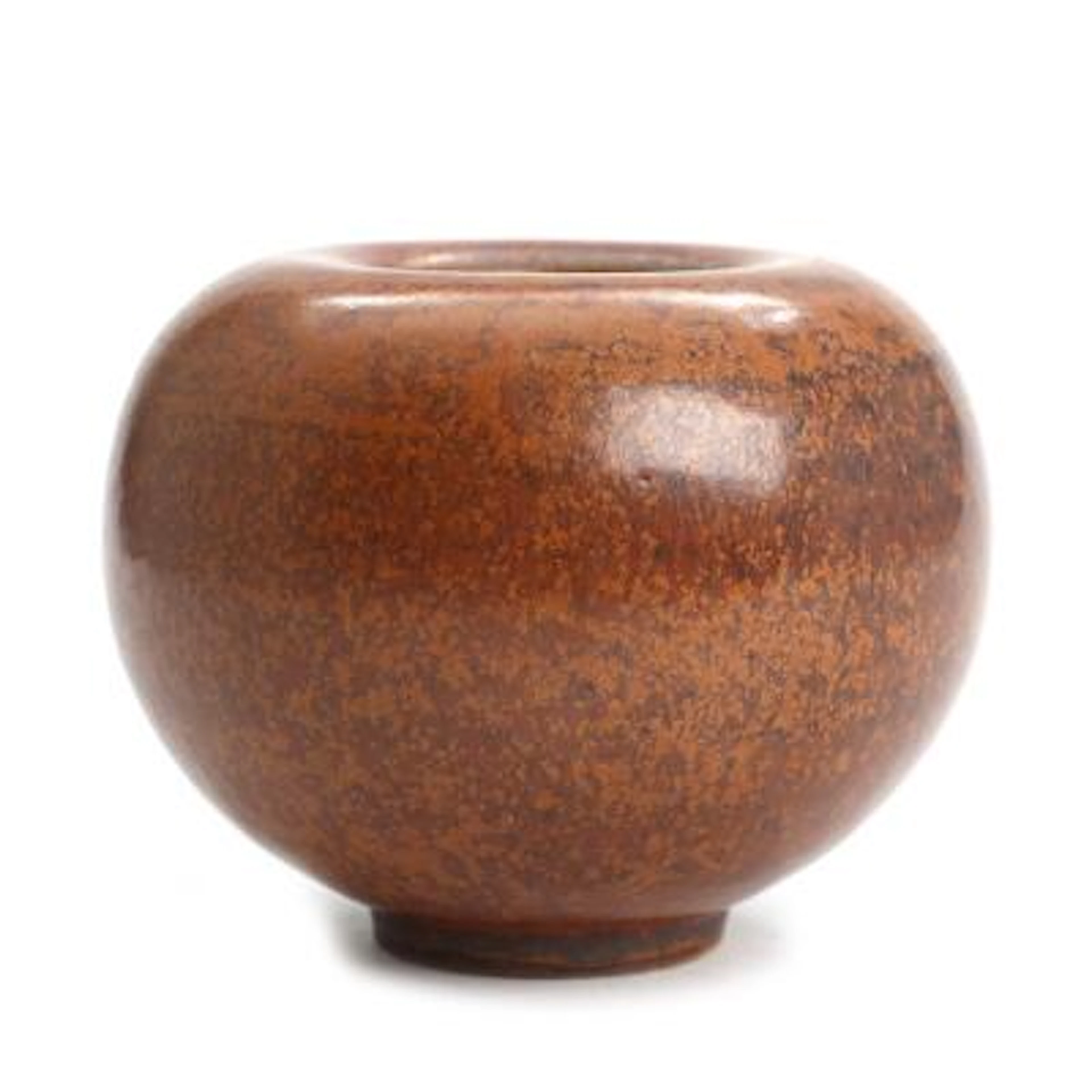 Eva Stæhr-Nielsen: A round stoneware vase decorated with red brownish