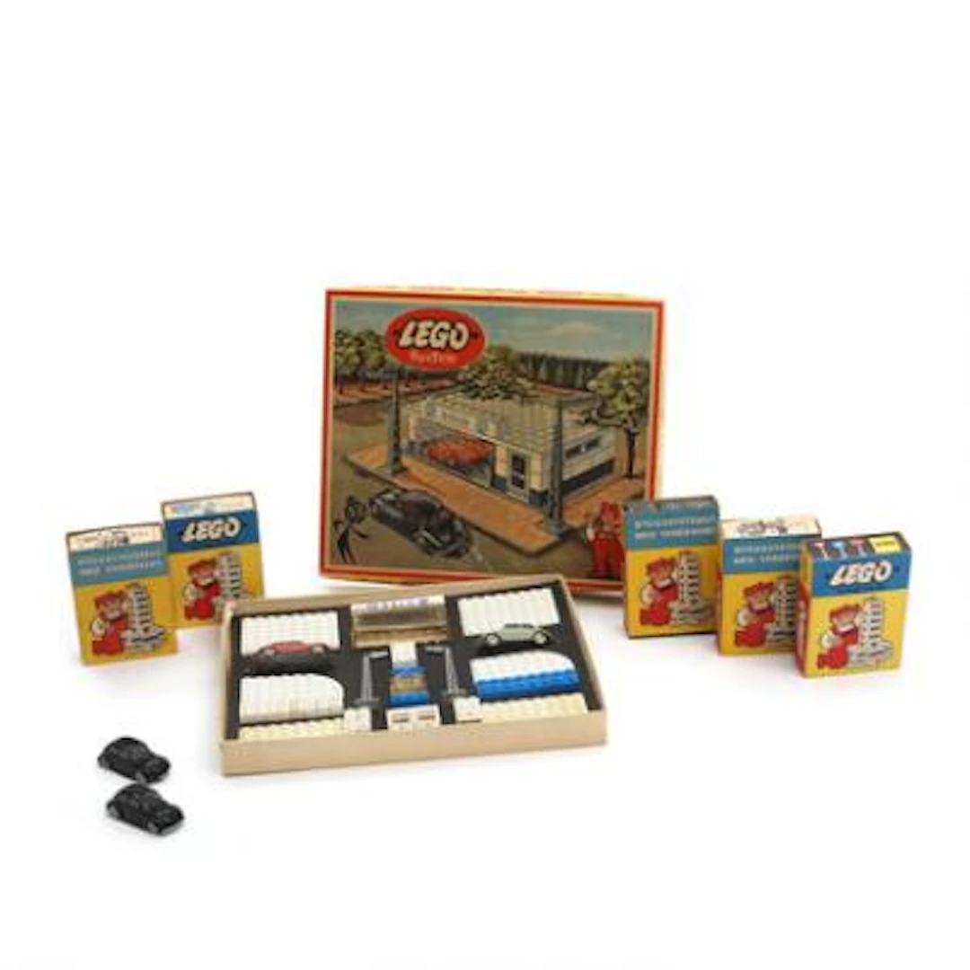 LEGO: "LEGO system" a.o. A selection of building sets comprising no.