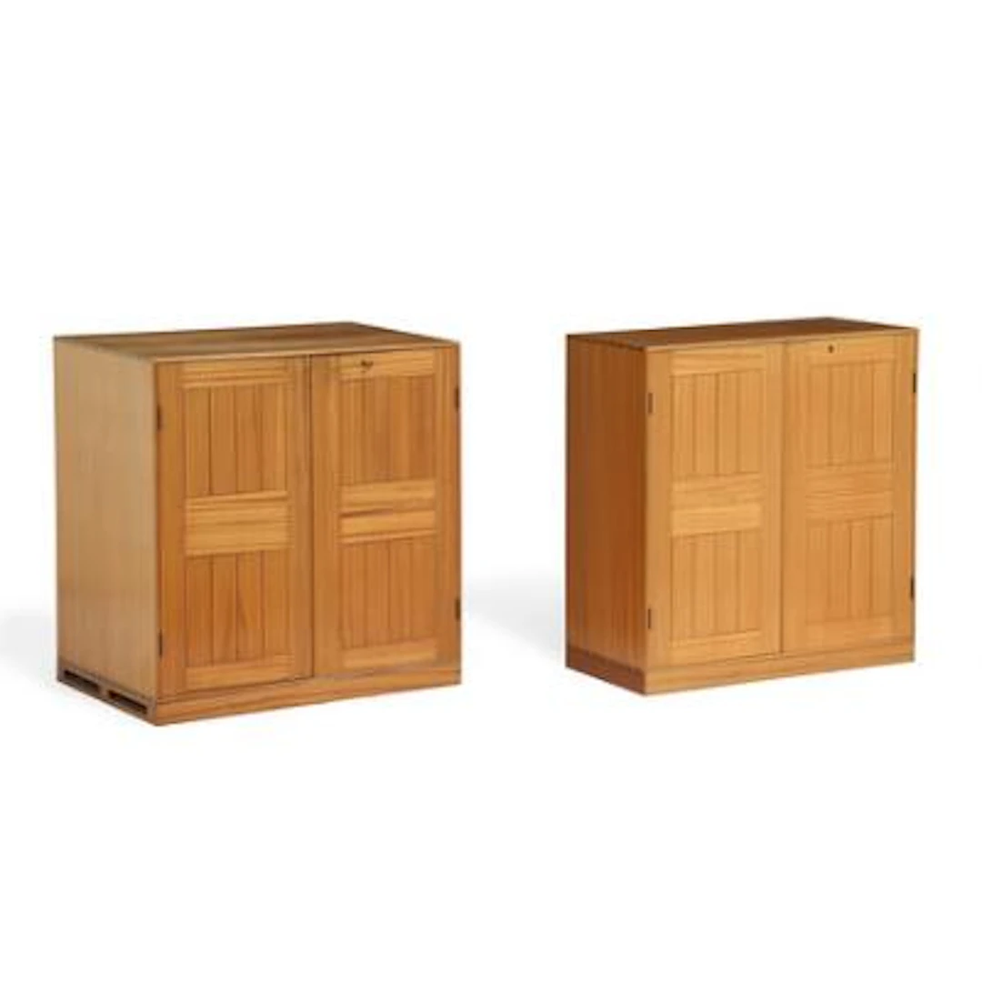 Mogens Koch: Two cabinets of solid mahogany with two plinths. H./W.
