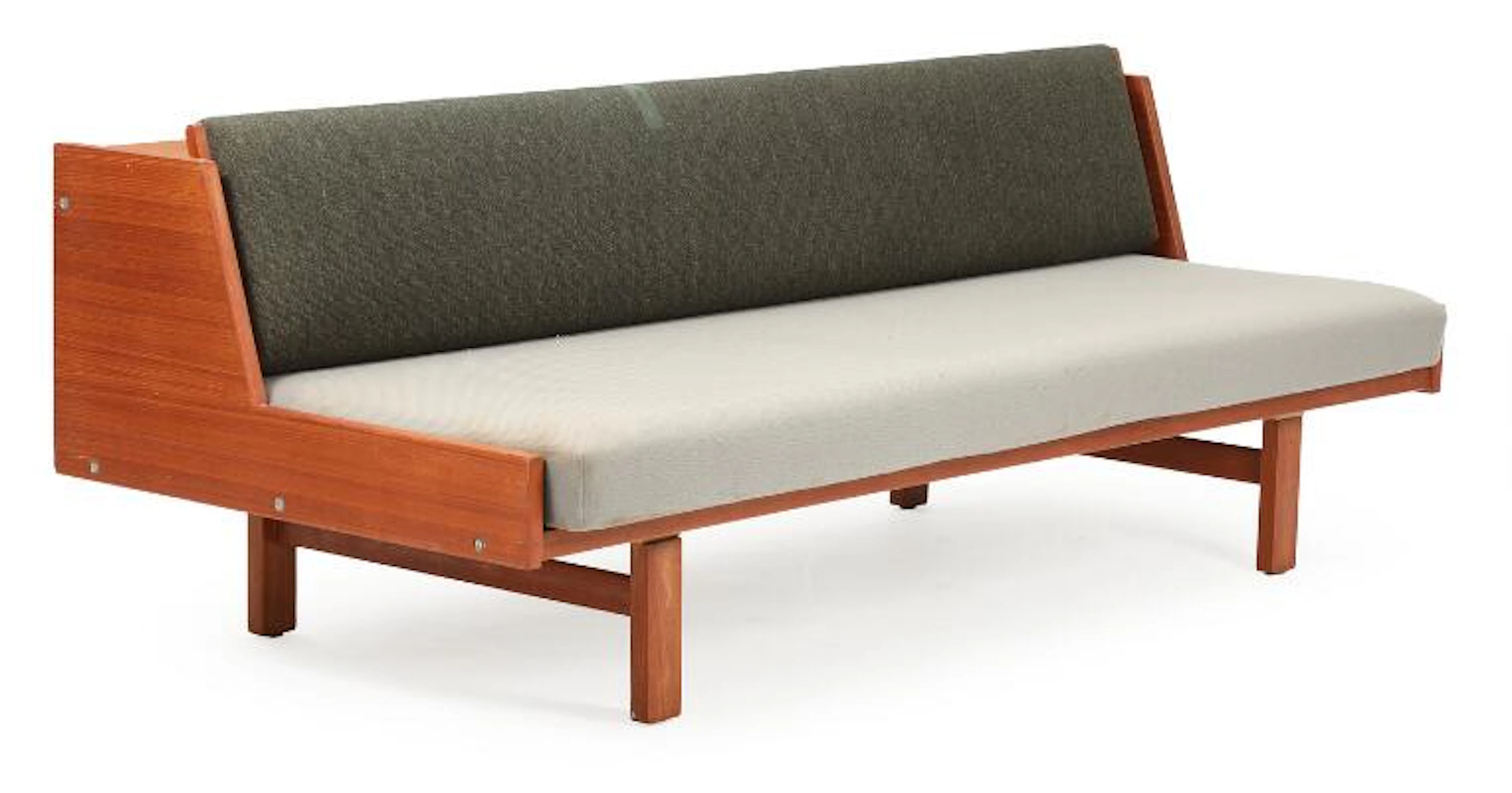 Hans J. Wegner: “GE 258”. A teak daybed. Back and seat upholstered