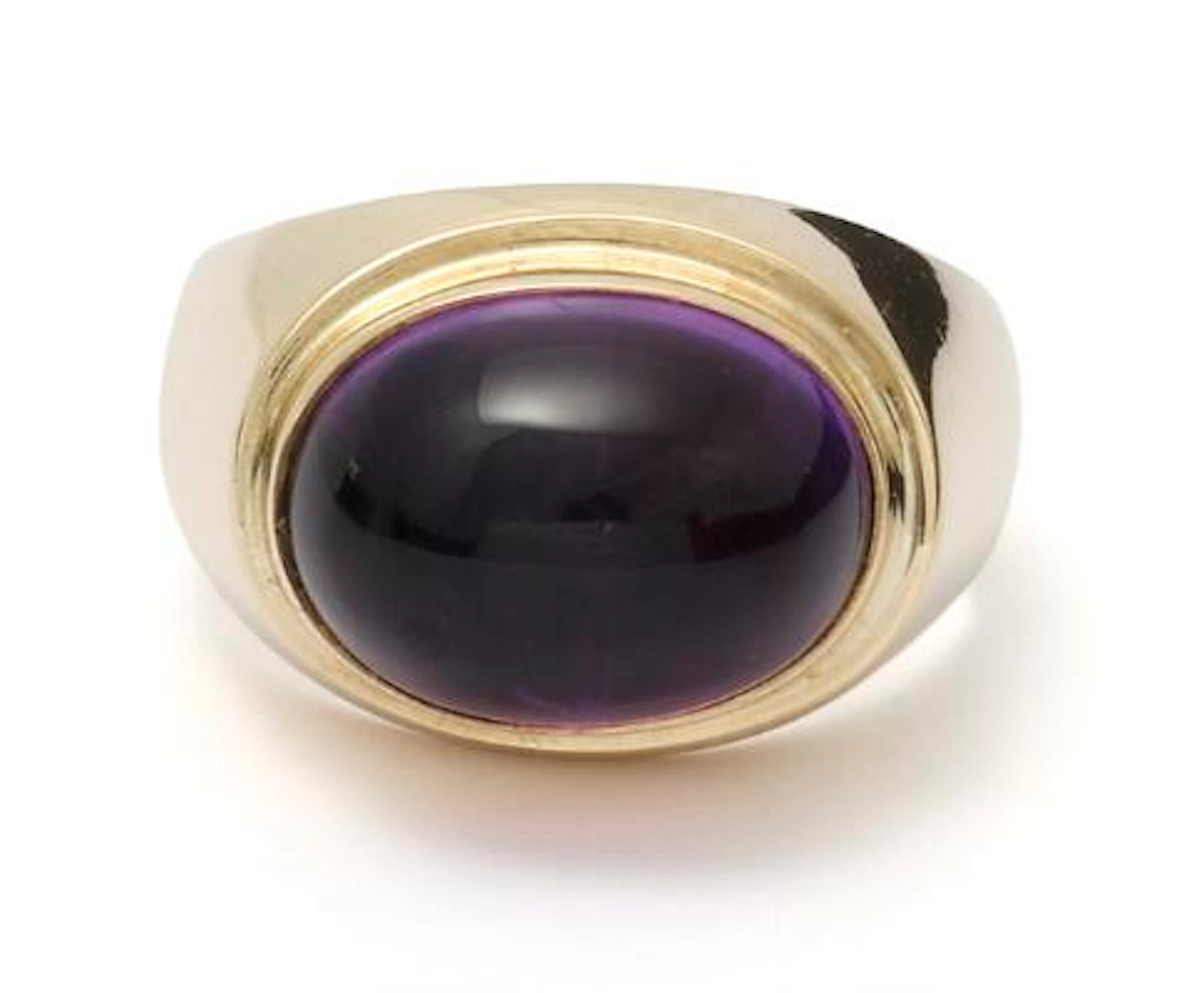 Erik S. Cohn-Pålsson: An amethyst ring set with a cabochon amethyst