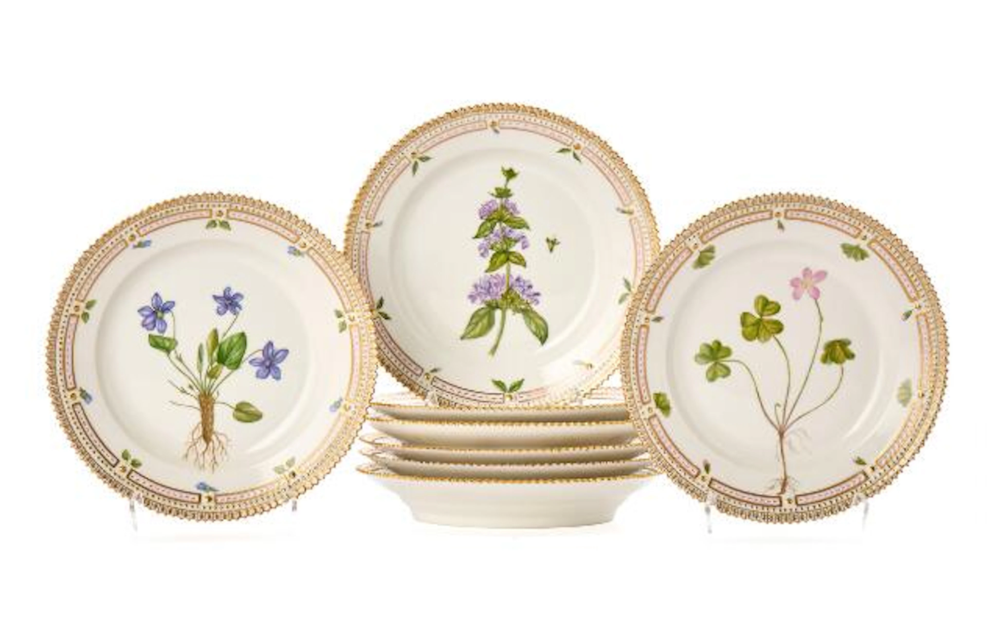 "Flora Danica" and "Perlestellet" eight side/cake plates of porcelain.