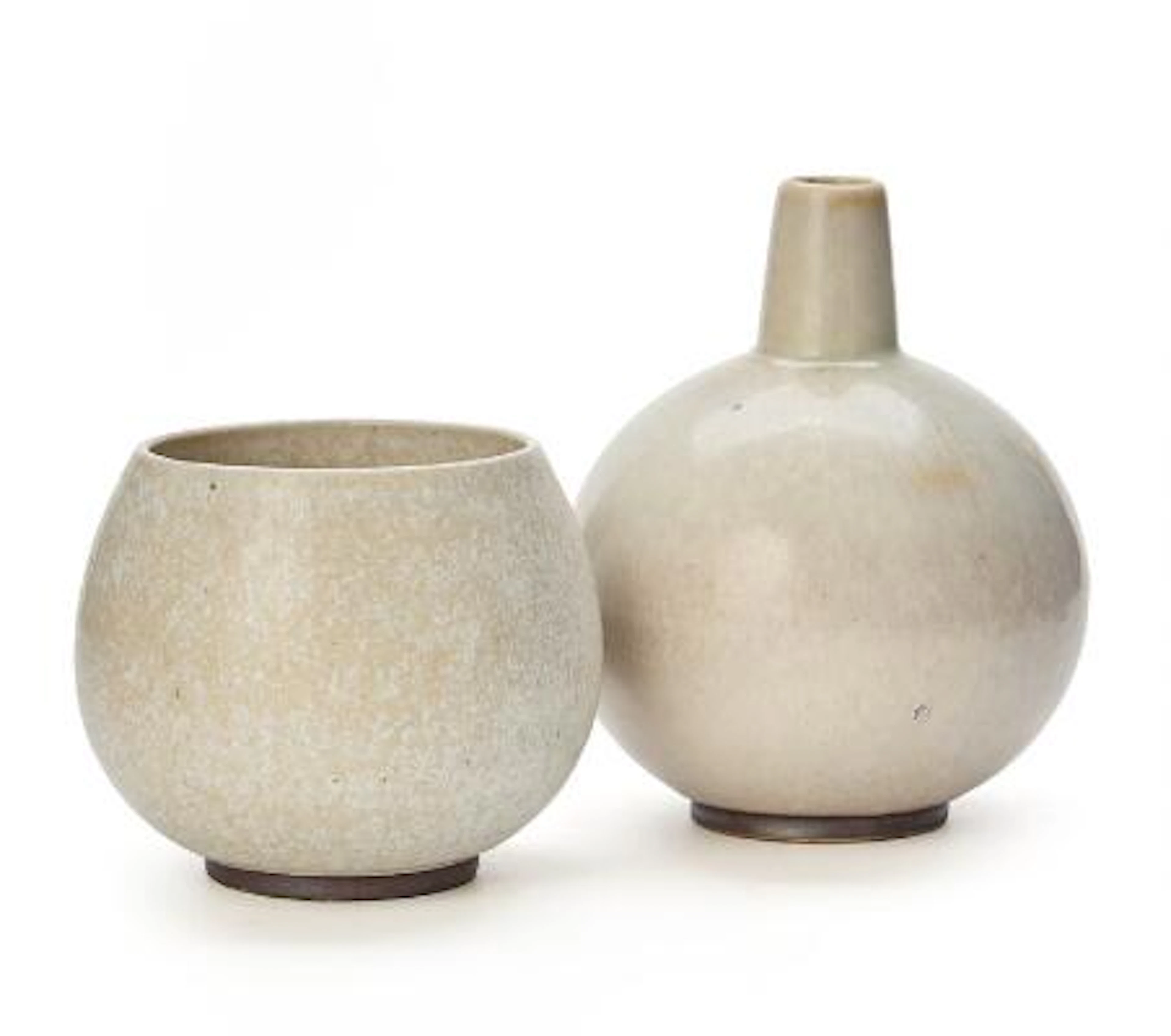 Eva Stæhr-Nielsen: Two early stoneware vases decorated with ivory