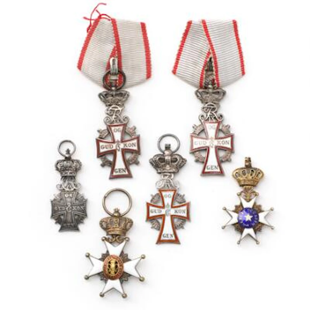 Lot of miniatures comprising Danish Knight's Crosses, the Cross of