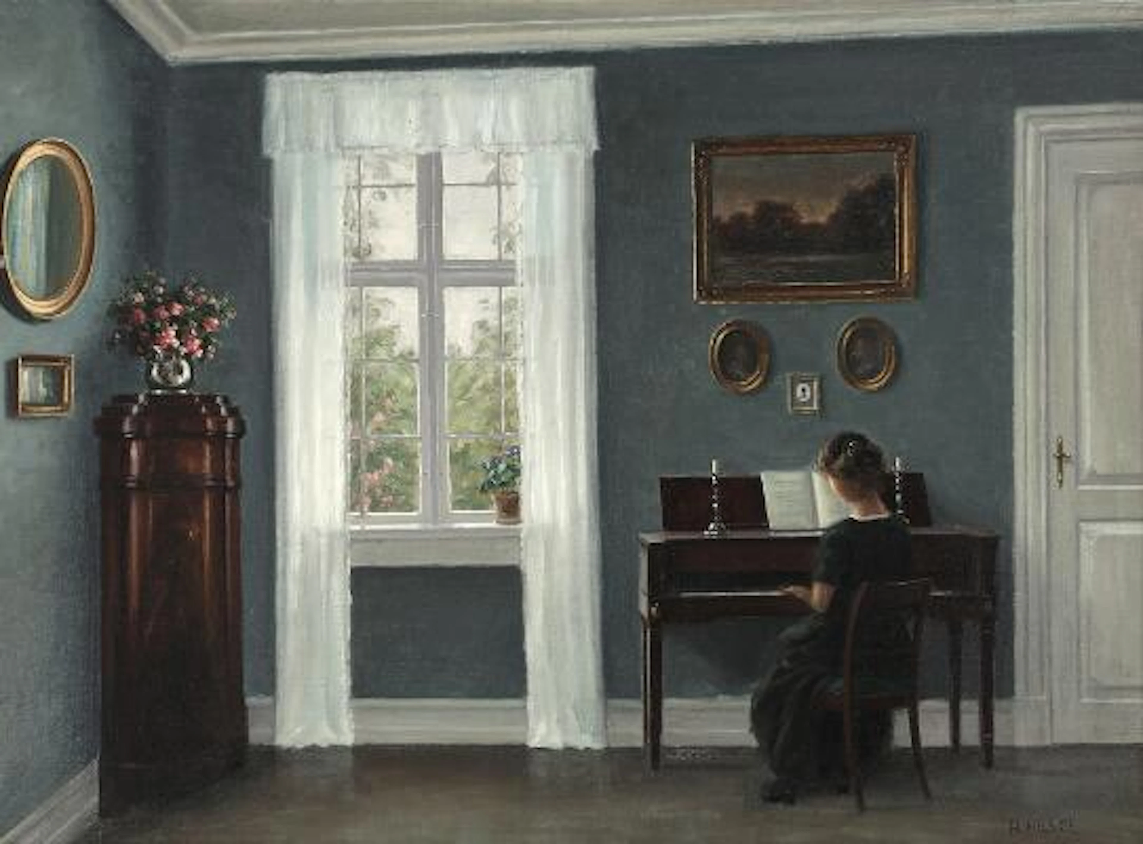Hans Hilsøe: Interior with a young girl at a Piano. Signed H. Hilsøe.
