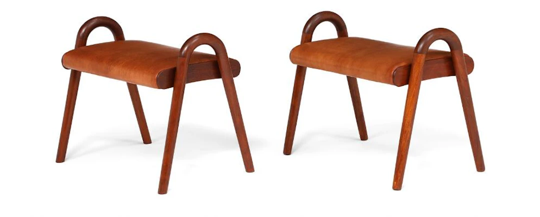 Vilhelm Lauritzen: A pair of teak stools with curved frame. Seat upholstered