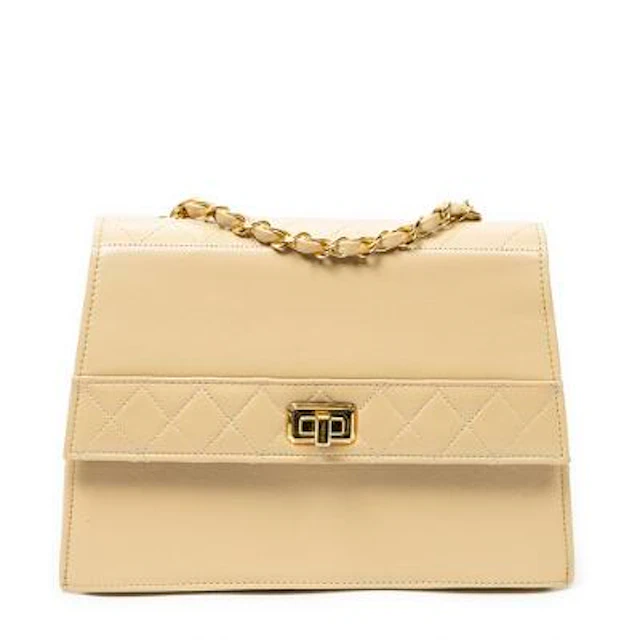 Chanel: A "Vintage Trapeze Single Flap" bag in partially quilted and