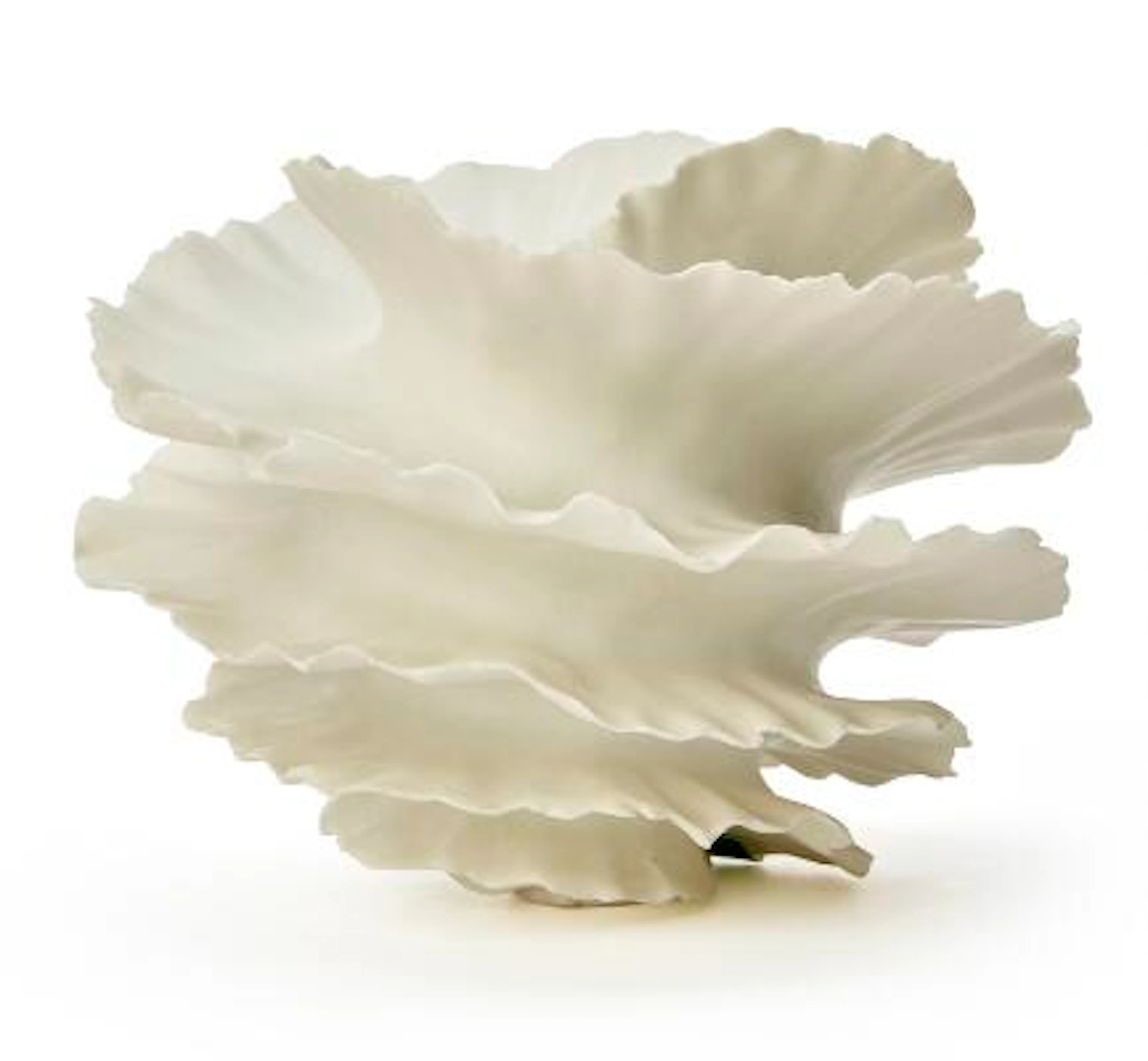 Sandra Davolio: Sculptural porcelain vase modelled with lamellae.