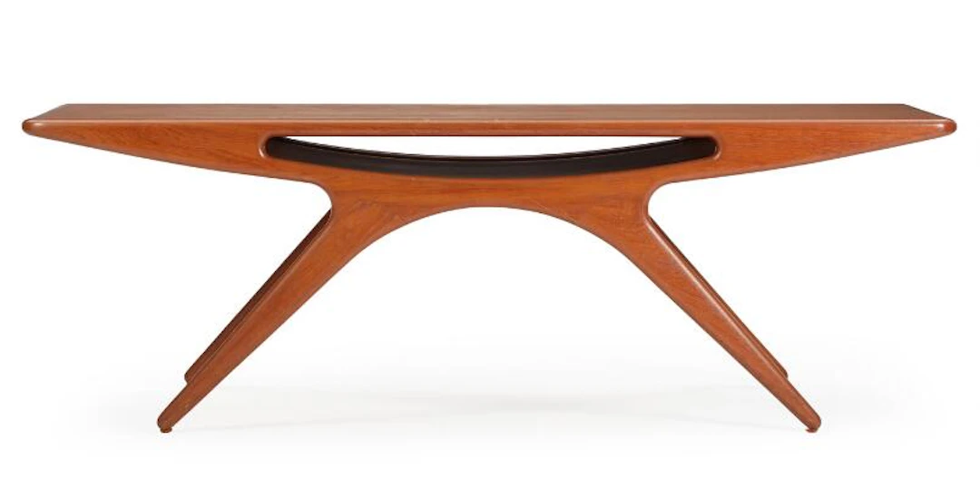 Johannes Andersen: Rectangular teak coffee table with underlying shelf.