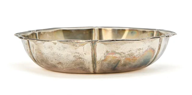 A Danish Rococo style silver bowl, Copenhagen town mark 1930. Weight