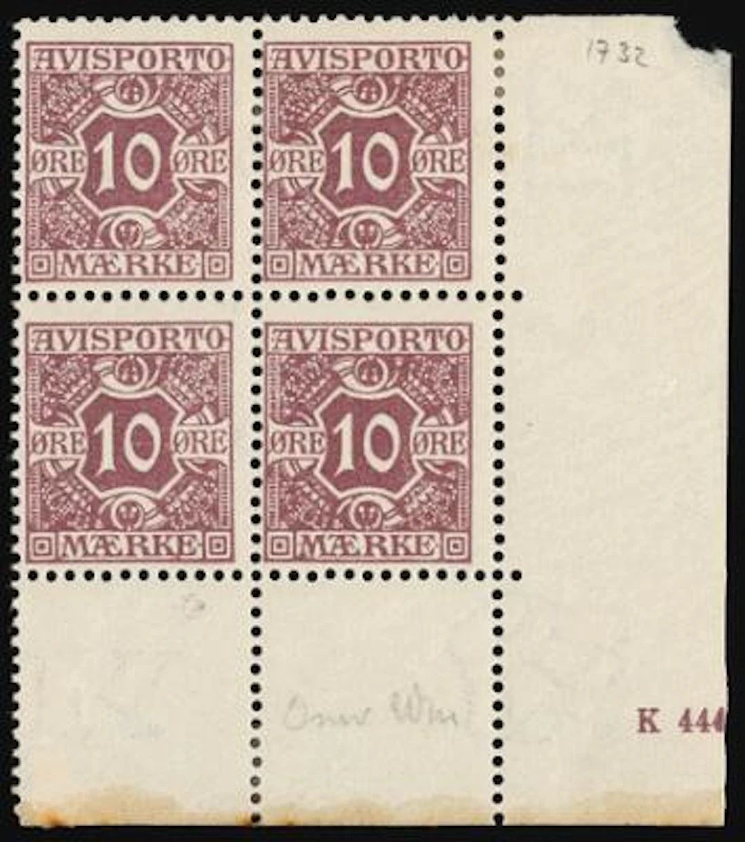 Newspaper. 1907. 10 Øre, lilac. Perf. 12 3/4, wmk. Crown. Mint block