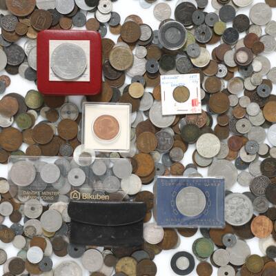 Collection of Danish and foreign coins and medals, in total approx.