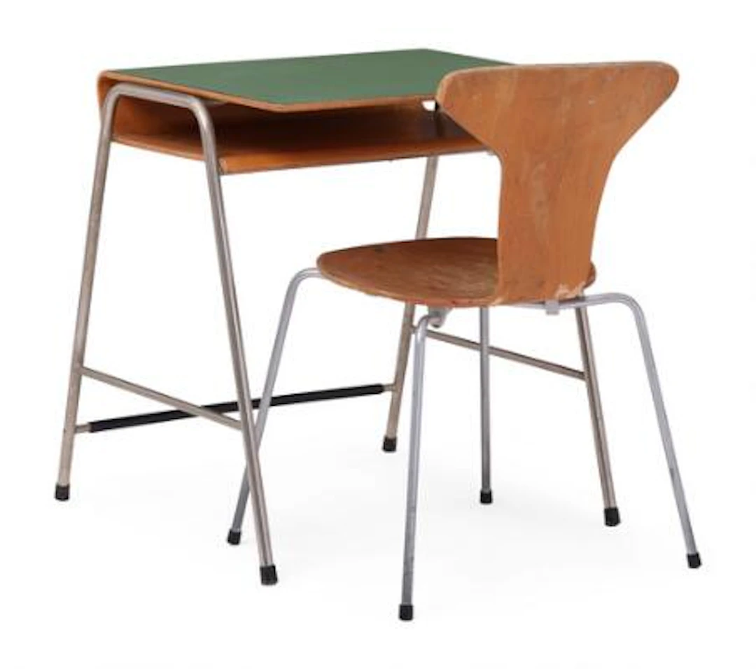 Arne Jacobsen: “Munkegaard”. A laminated beech writingdesk and chair