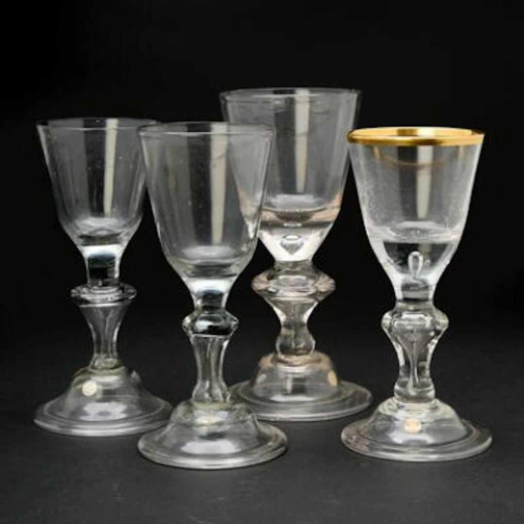 Four Hessian-type wine glasses. Germany, 18th century. H. 15-17 cm.