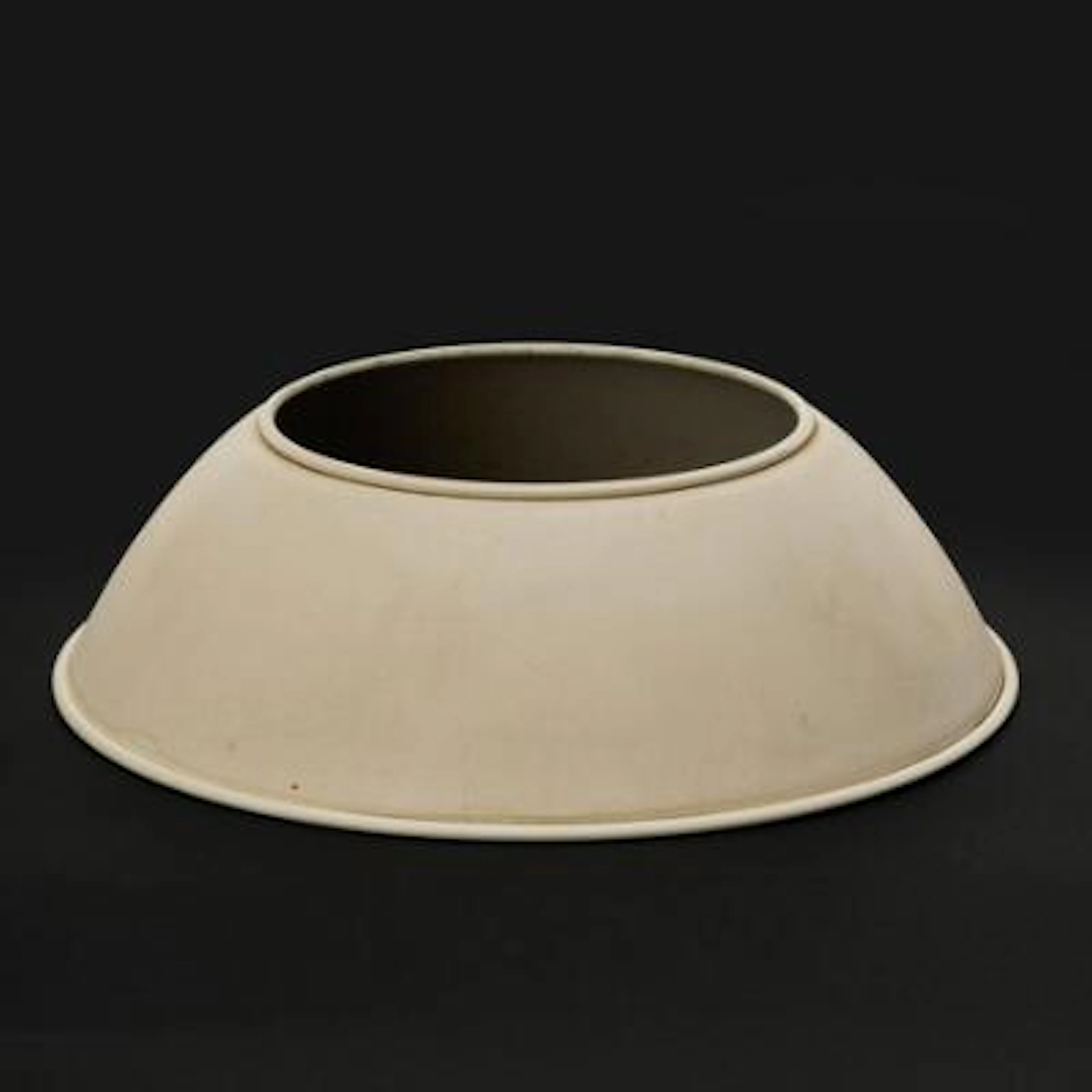 Poul Henningsen: "PH-4". White lacquered aluminium M-4 middle shade.