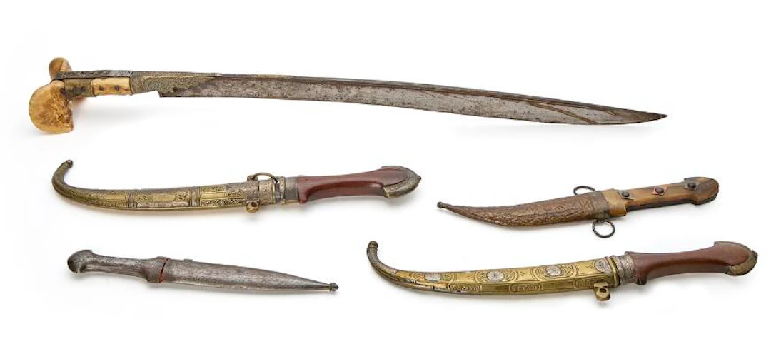 An Ottoman Yatagan, four daggers and a spear. – Bruun Rasmussen Auctioneers