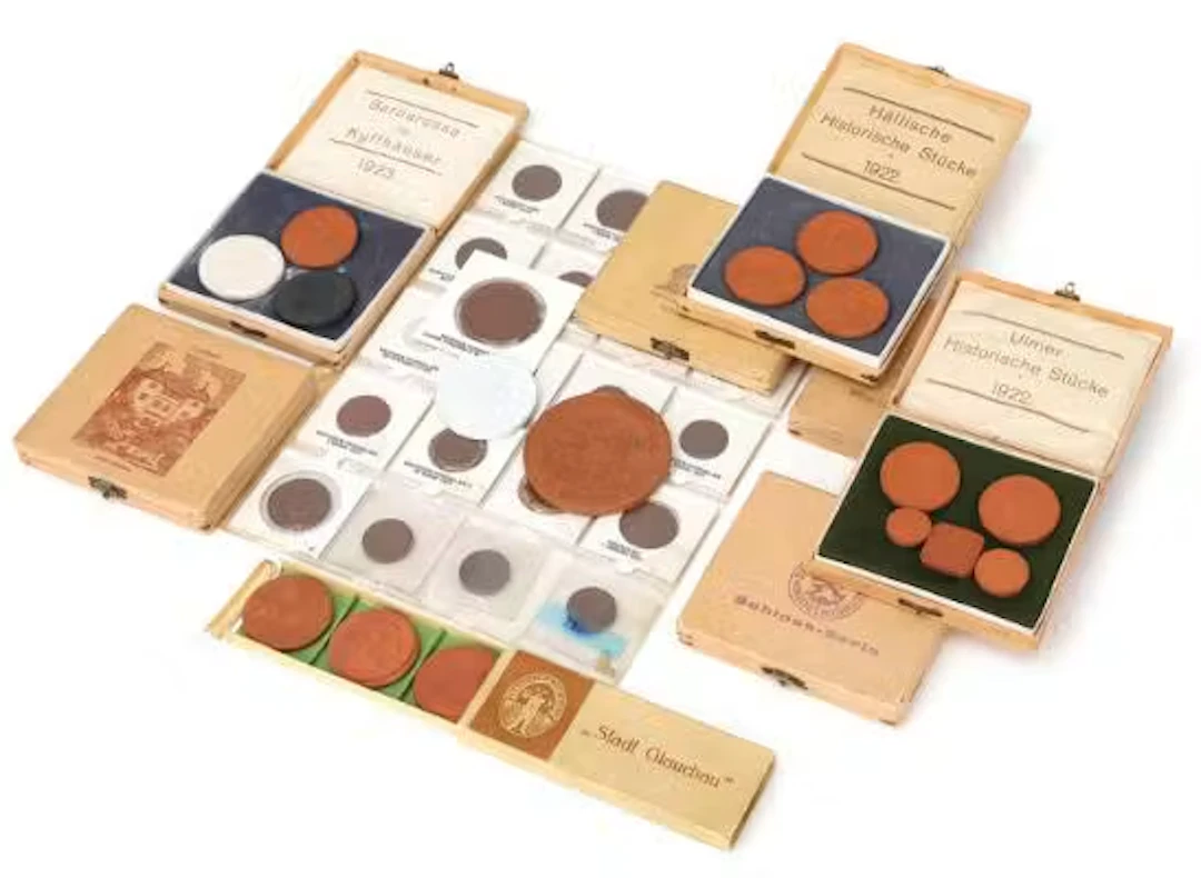 Germany, porcelain medals in 8 original boxes, together with loose
