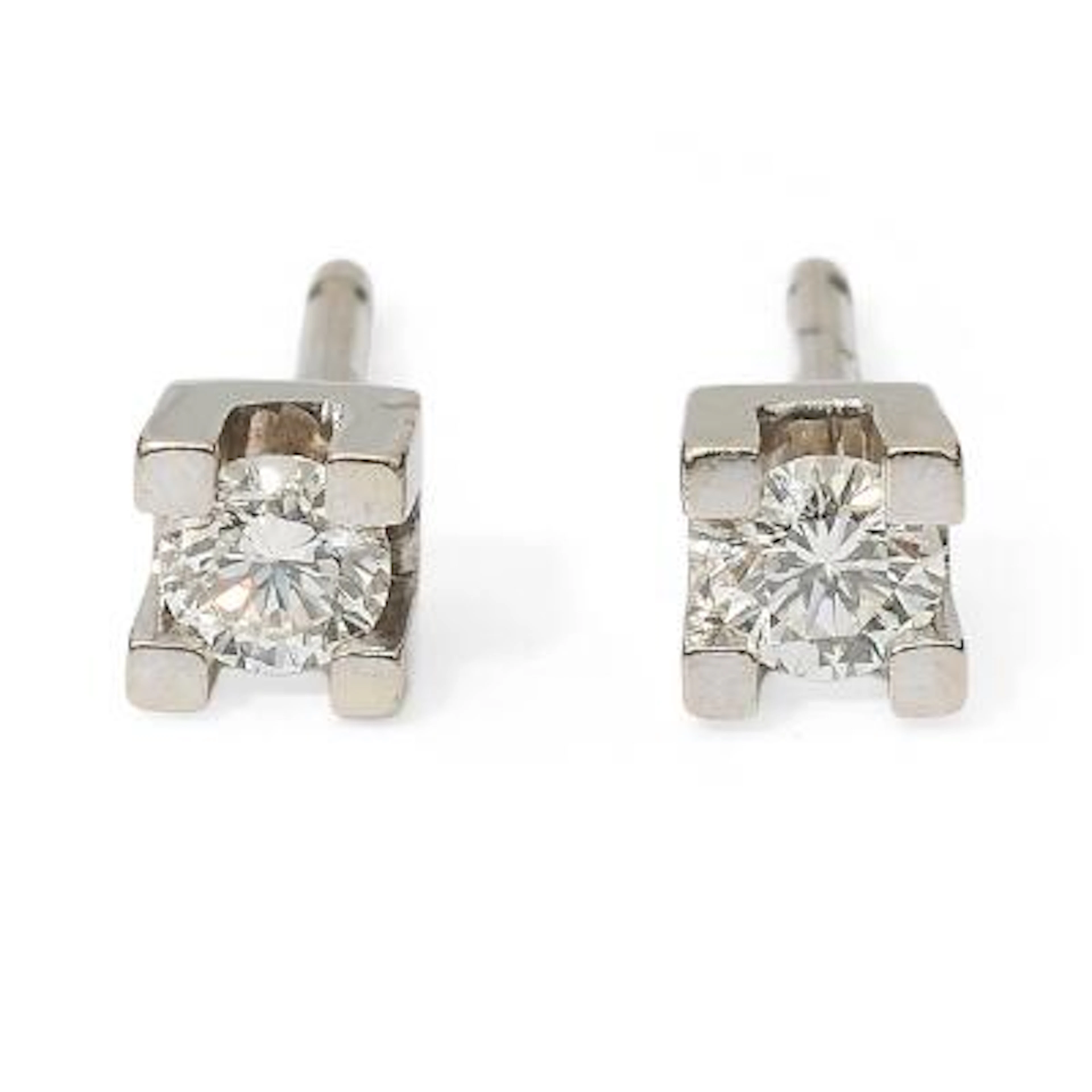 A pair of diamond ear studs each set with a brilliant-cut diamond
