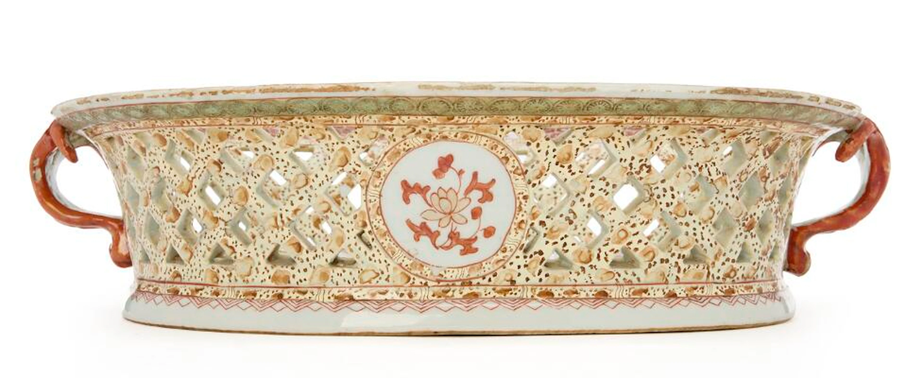 A Chinese famille rose export porcelain jardiniere. Qianlong 1736-1795.