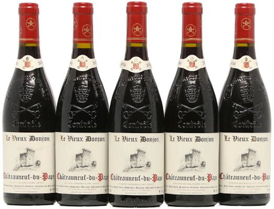 5 bts. Chateauneuf-du-Pape, Le Vieux Donjon 2016 A (hf/in). – Bruun