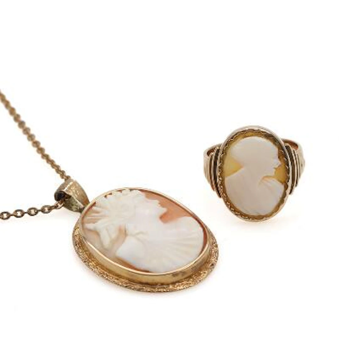 Cameo ring and pendant each set with carved cameo, mounted in 14k