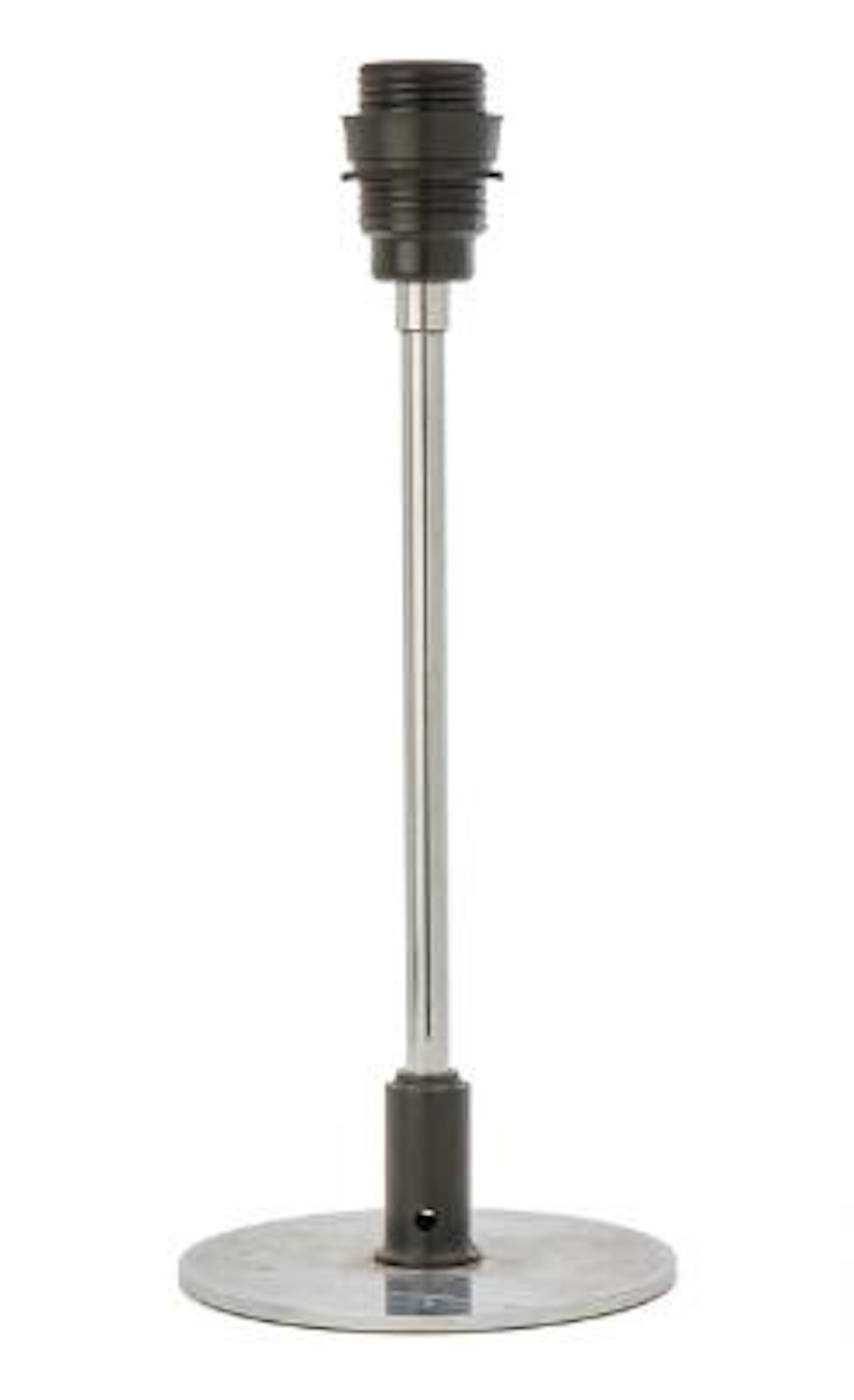 Poul Henningsen: "PH-4/2,75". Chromed metal table lamp frame with