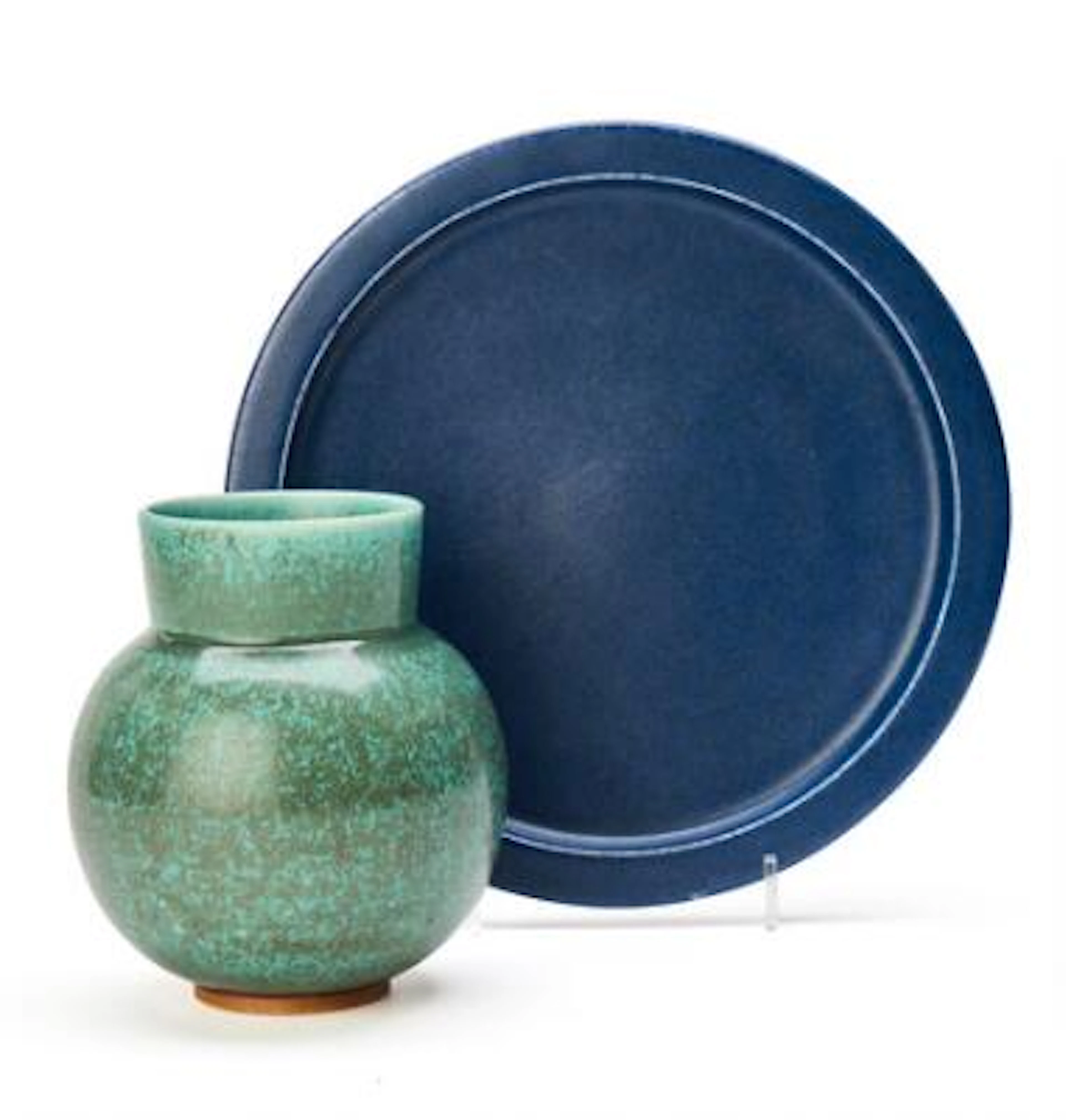 Saxbo: A round vase and circular dish of stoneware. Decorated with