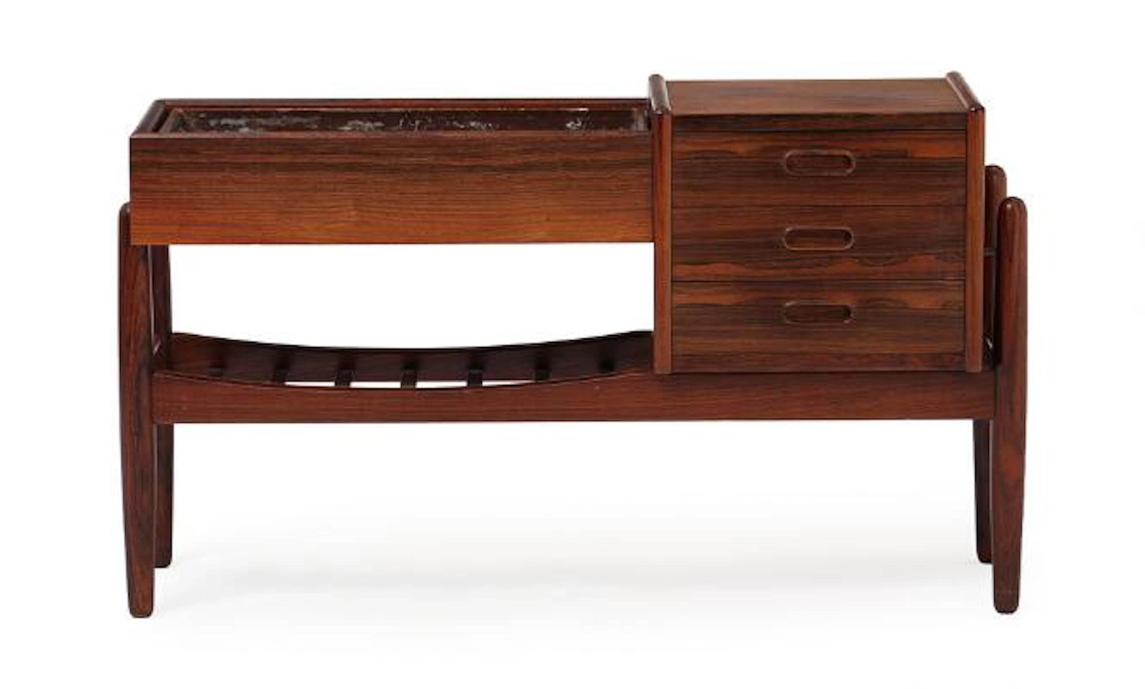 Arne Wahl Iversen: Rosewood hall furniture with underlying shelf and